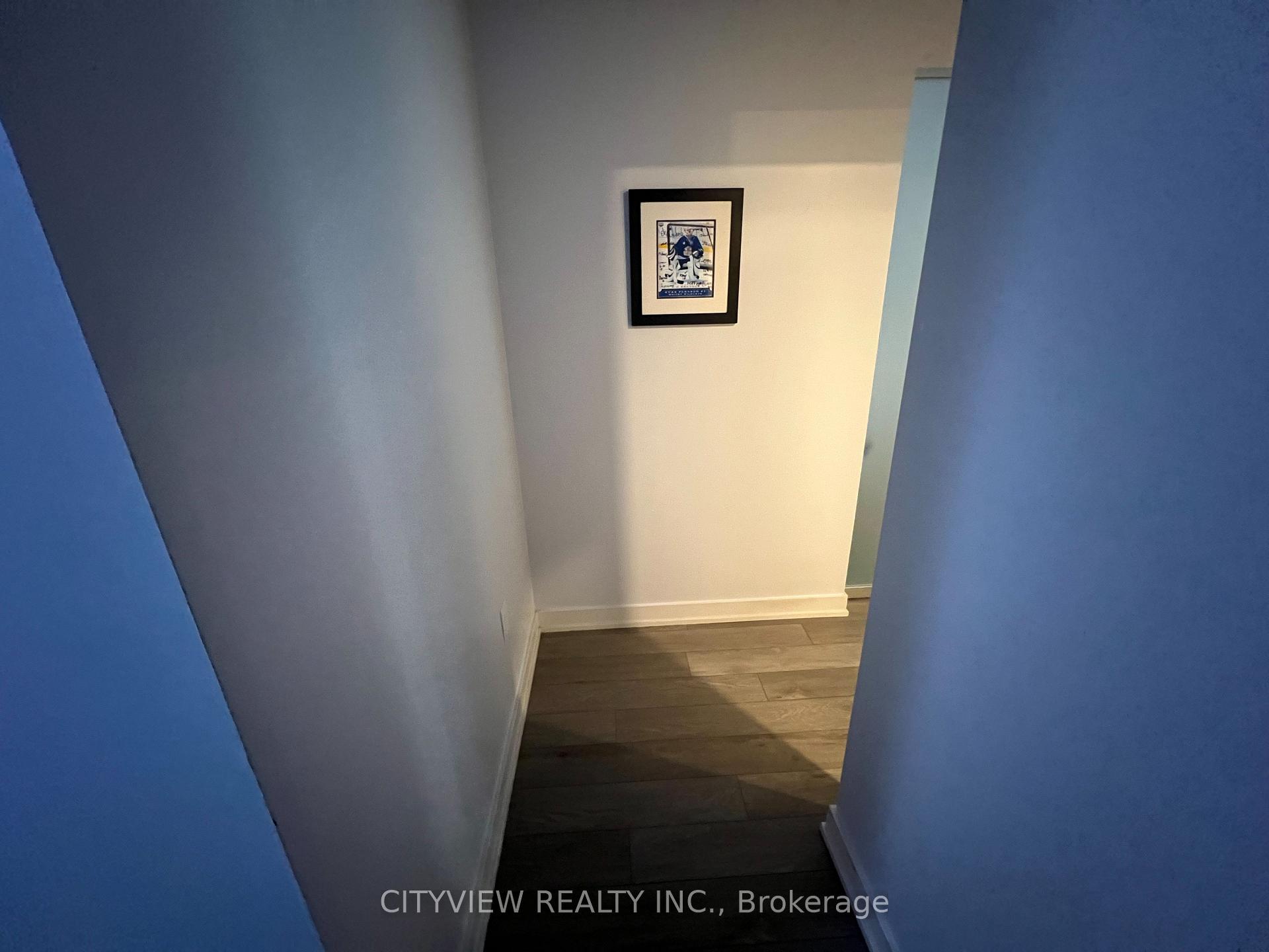 2 Bedrooms Condo at 212 king William, Hamilton For sale