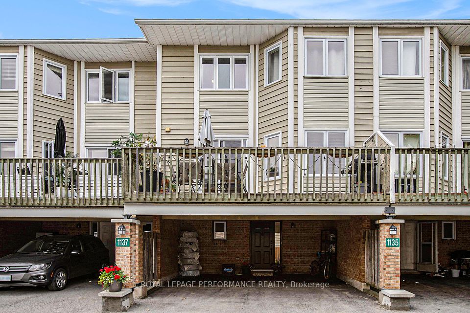 1137 Chimney Hill