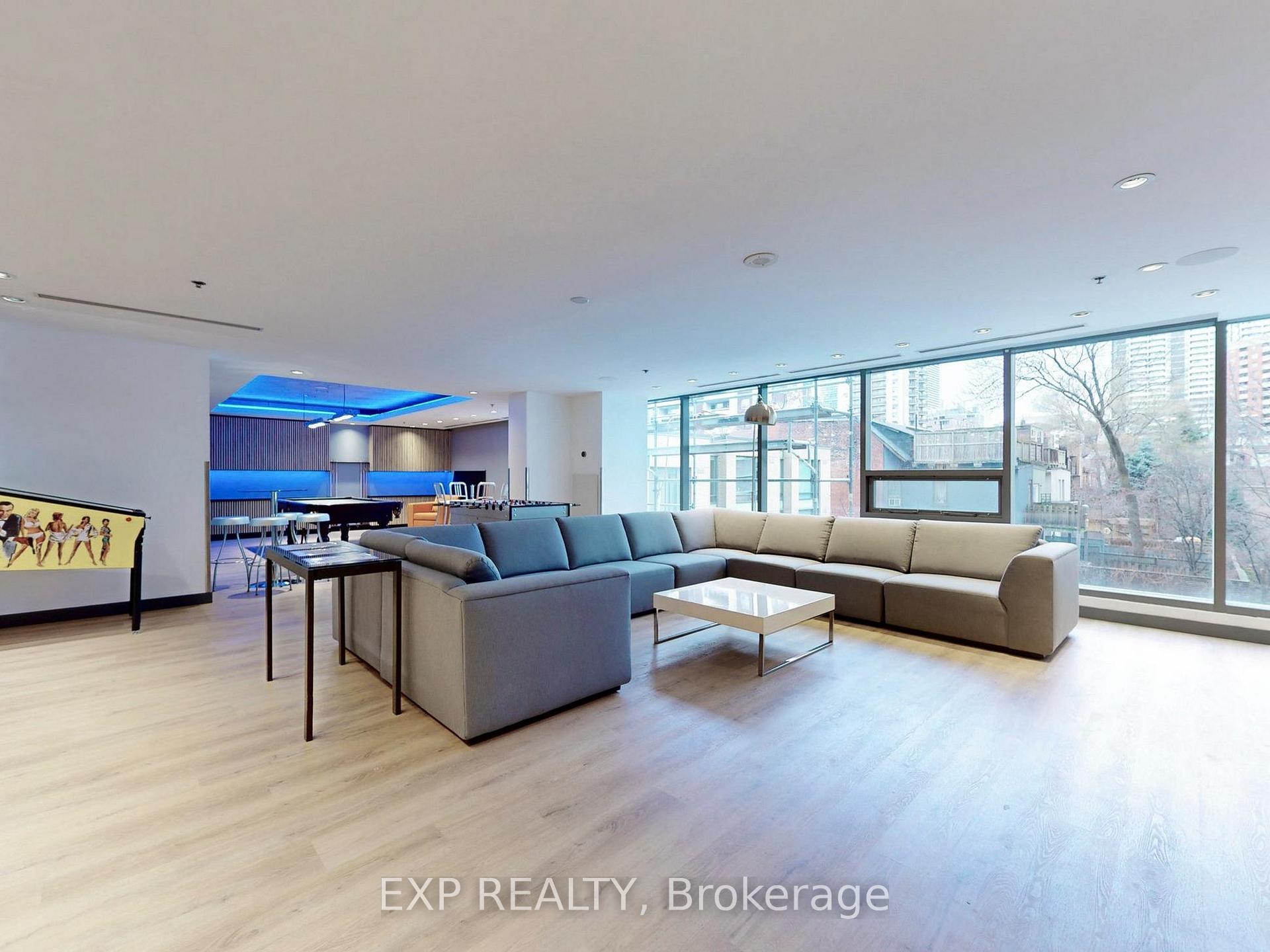 2 Bedrooms Condo at 285 Mutual, Toronto For sale