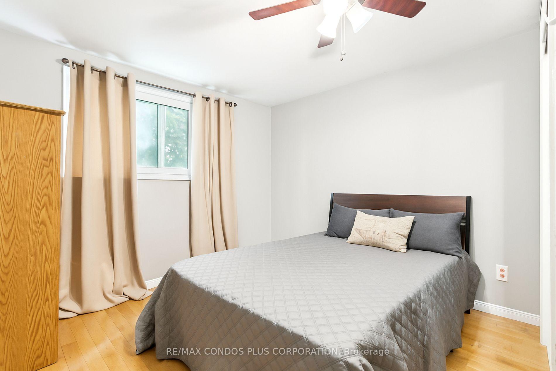 4 Bedrooms Condo at 39 Lexington, Toronto For sale