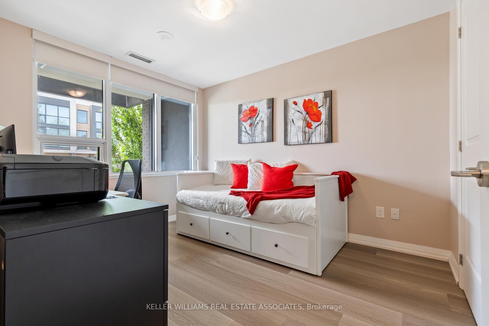4 Bedrooms Condo at 5025 Four Springs, Mississauga For sale