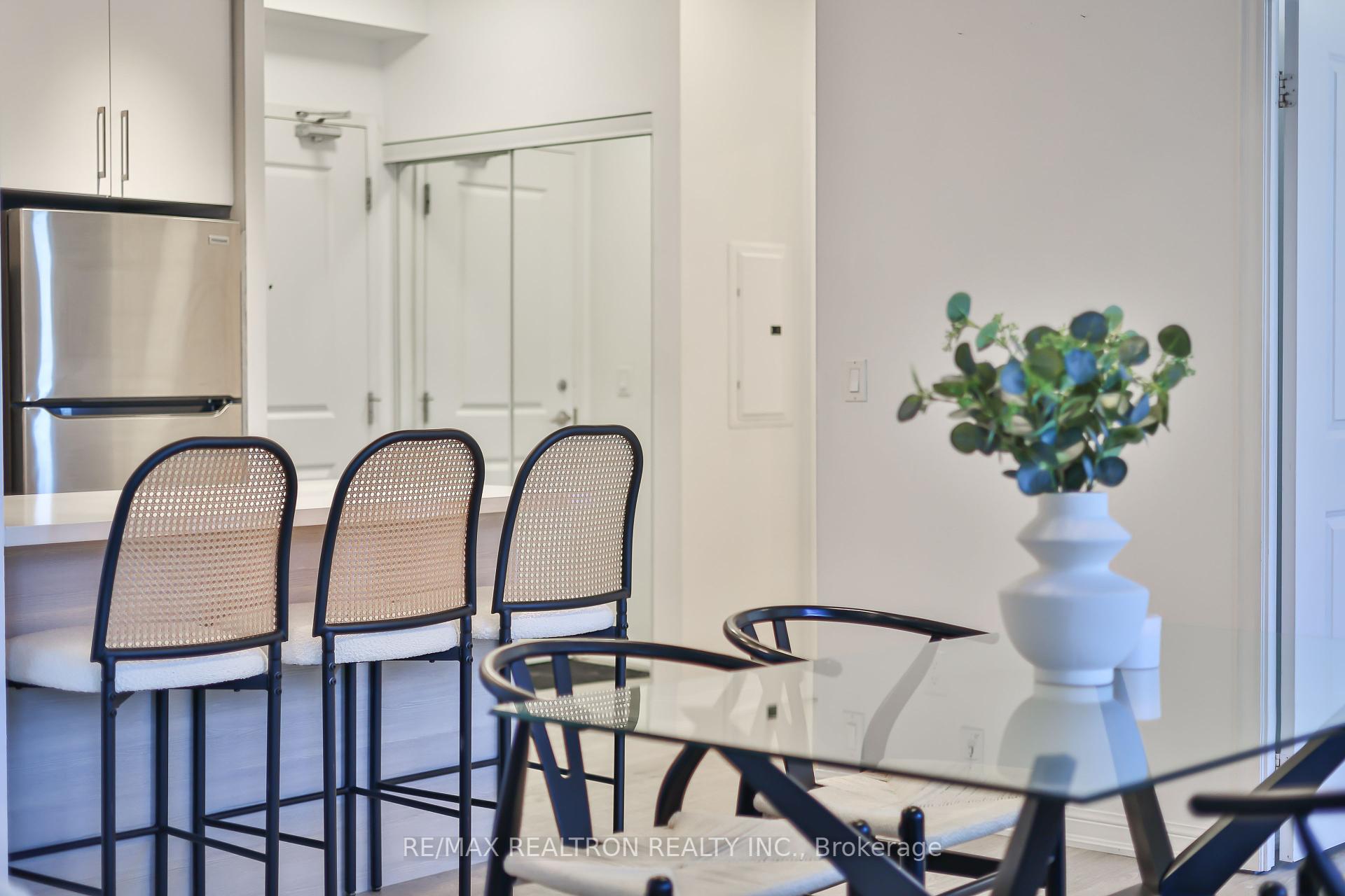 2 Bedrooms Condo at 21 Grand Magazine, Toronto For sale