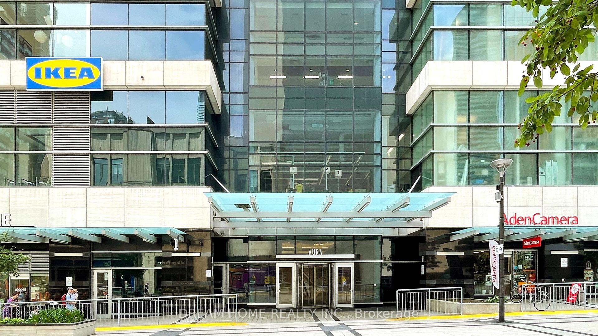 2 Bedrooms Condo at 386 Yonge, Toronto For sale
