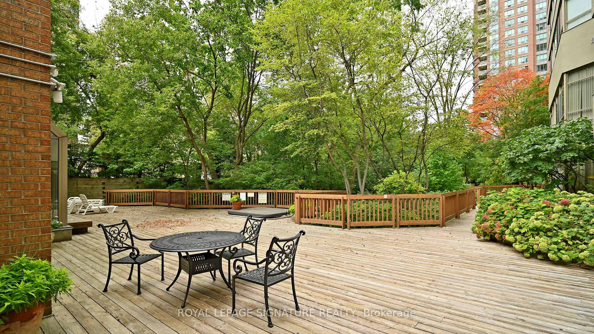 2 Bedrooms Condo at 3605 Kariya, Mississauga For sale