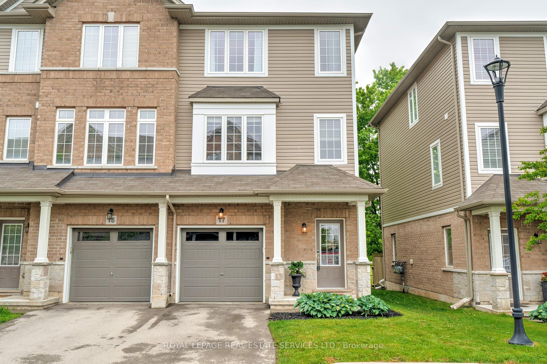 3 Bedrooms Condo at 122 Dundas, Hamilton For sale