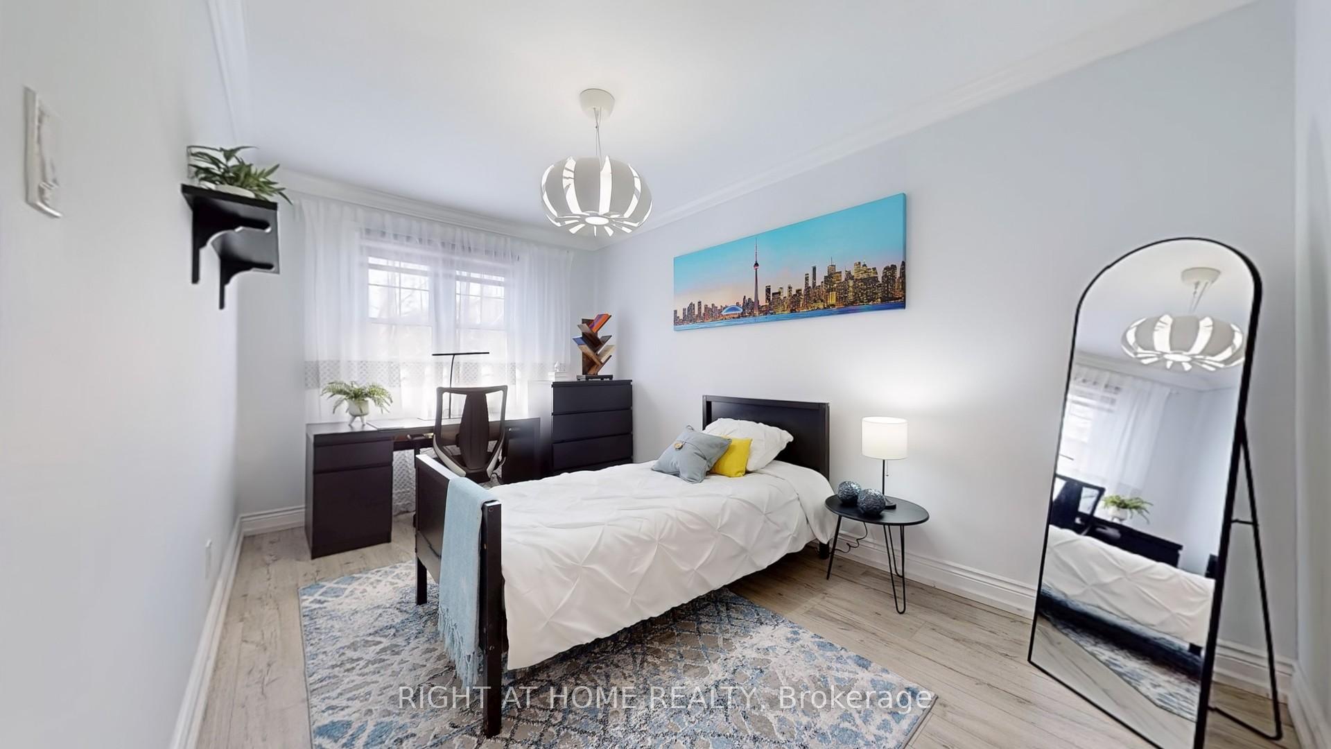 3 Bedrooms Condo at 1951 Rathburn, Mississauga For sale