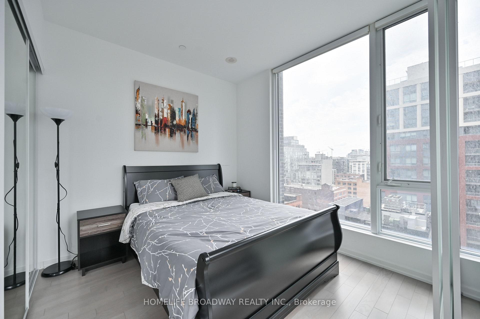 2 Bedrooms Condo at 101 Peter, Toronto For sale