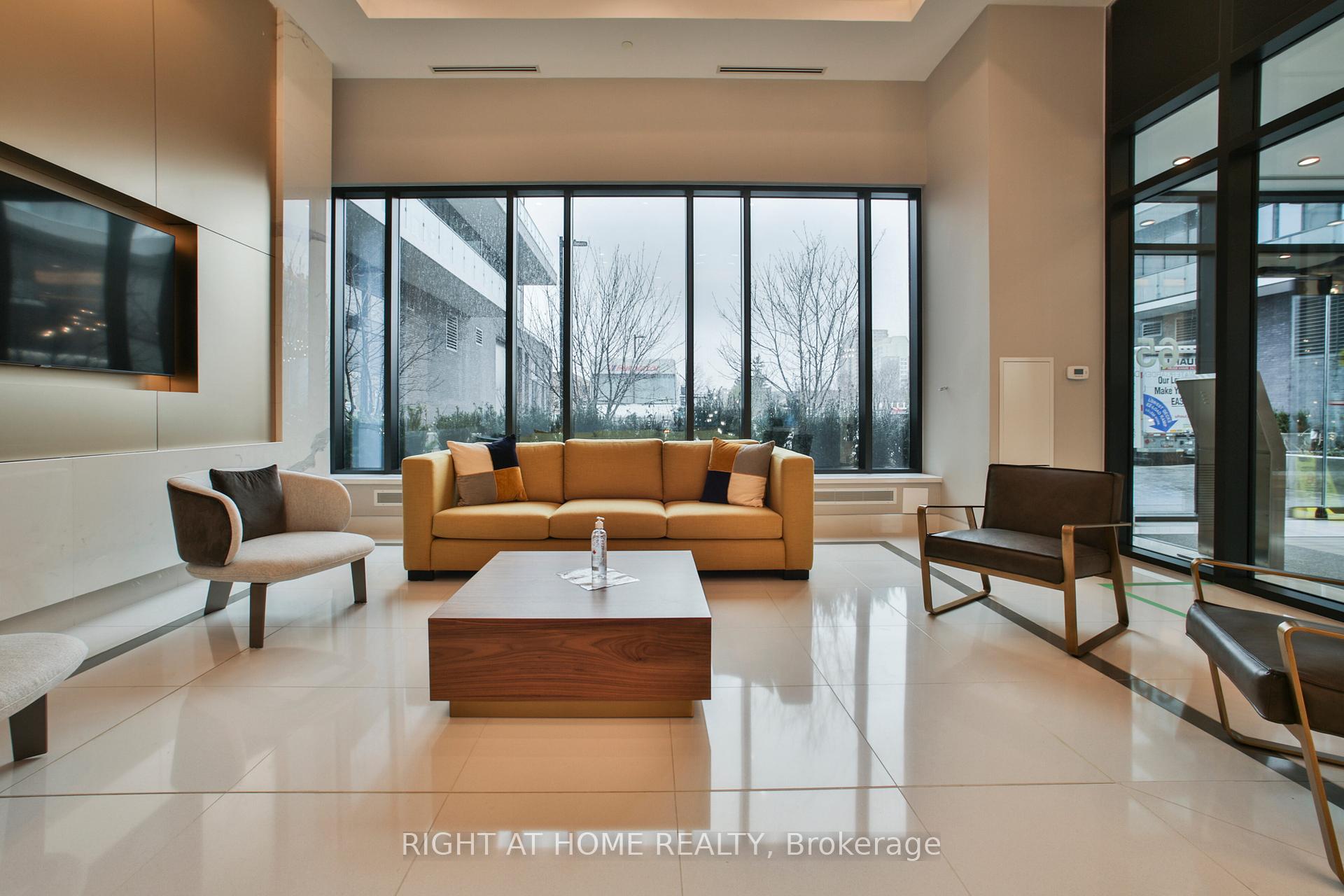 1 Bedroom Condo at 35 WATERGARDEN, Mississauga For sale