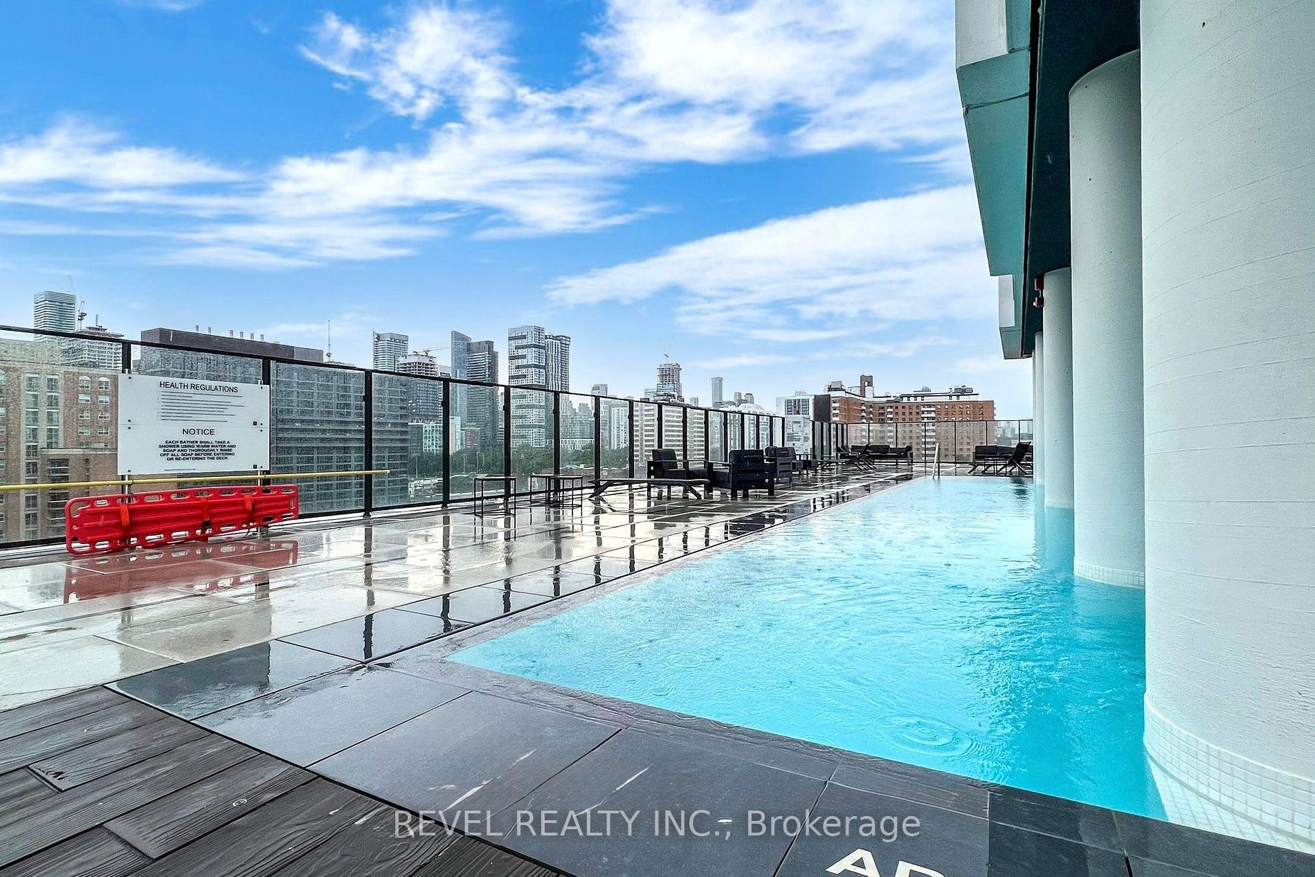 2 Bedrooms Condo at 55 Ontario, Toronto For sale