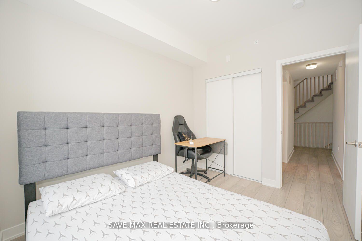 2 Bedrooms Condo at 3472 Widdicombe, Mississauga For sale