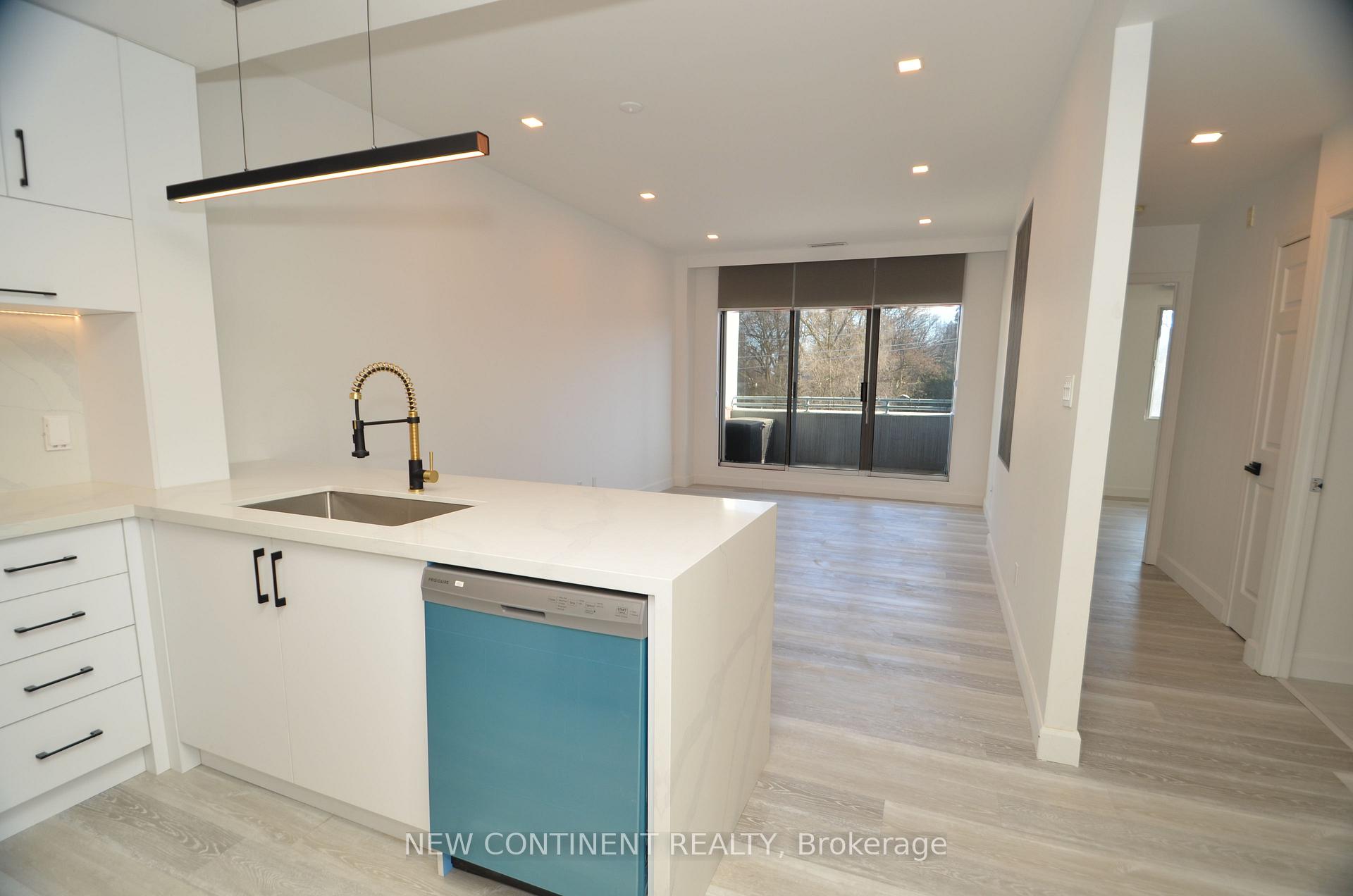 2 Bedrooms Condo at 600 Eglinton,  Toronto For sale