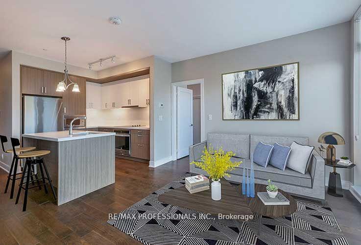 3 Bedrooms Condo at 1575 Lakeshore, Mississauga For sale