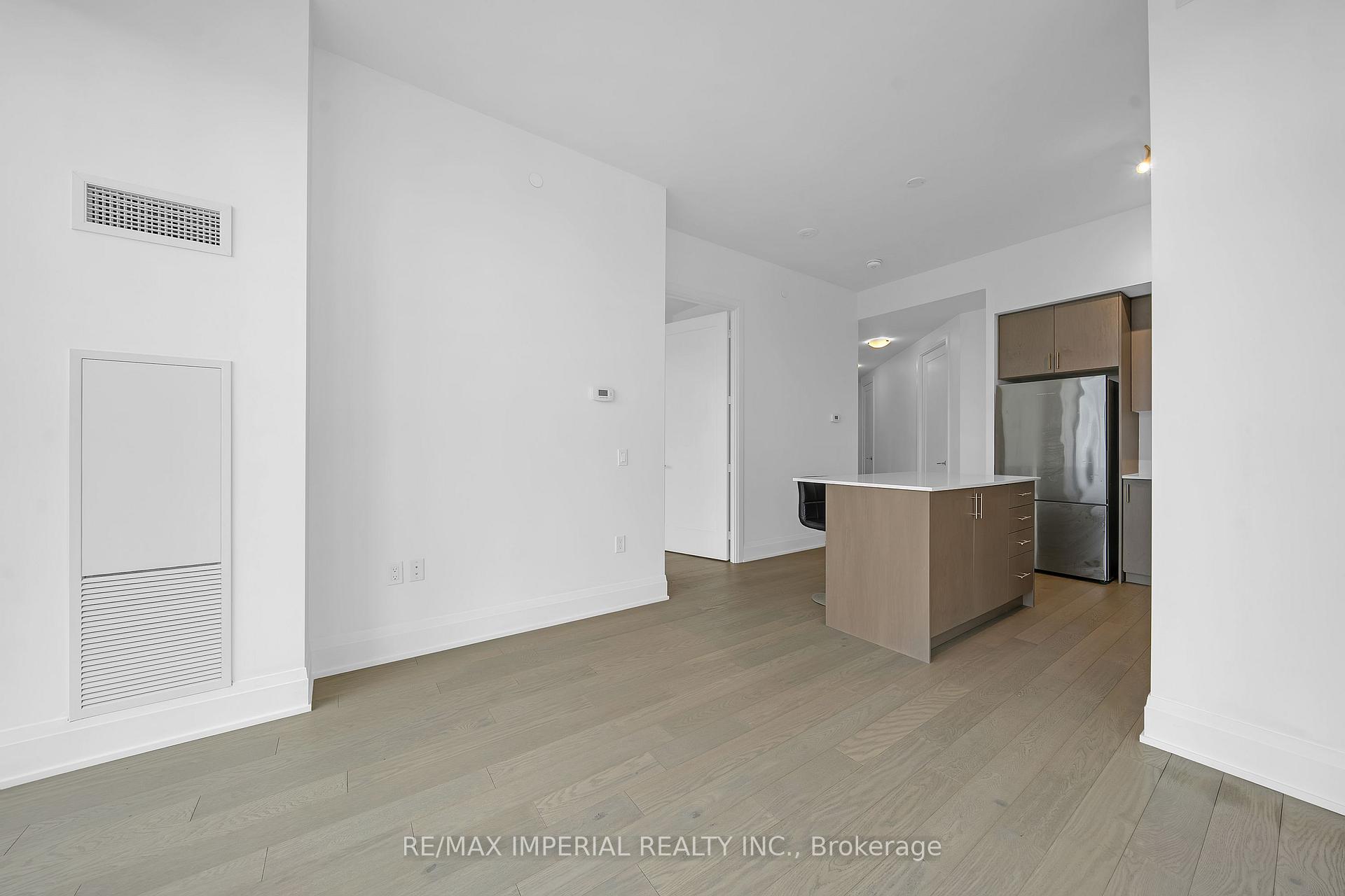2 Bedrooms Condo at 9000 Jane,  Vaughan For sale