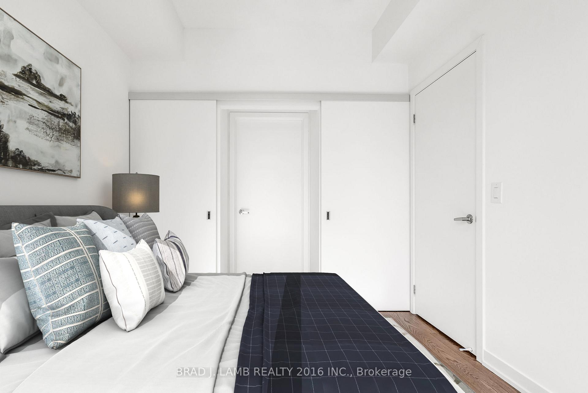 2 Bedrooms Condo at 20 Richardson, Toronto For sale