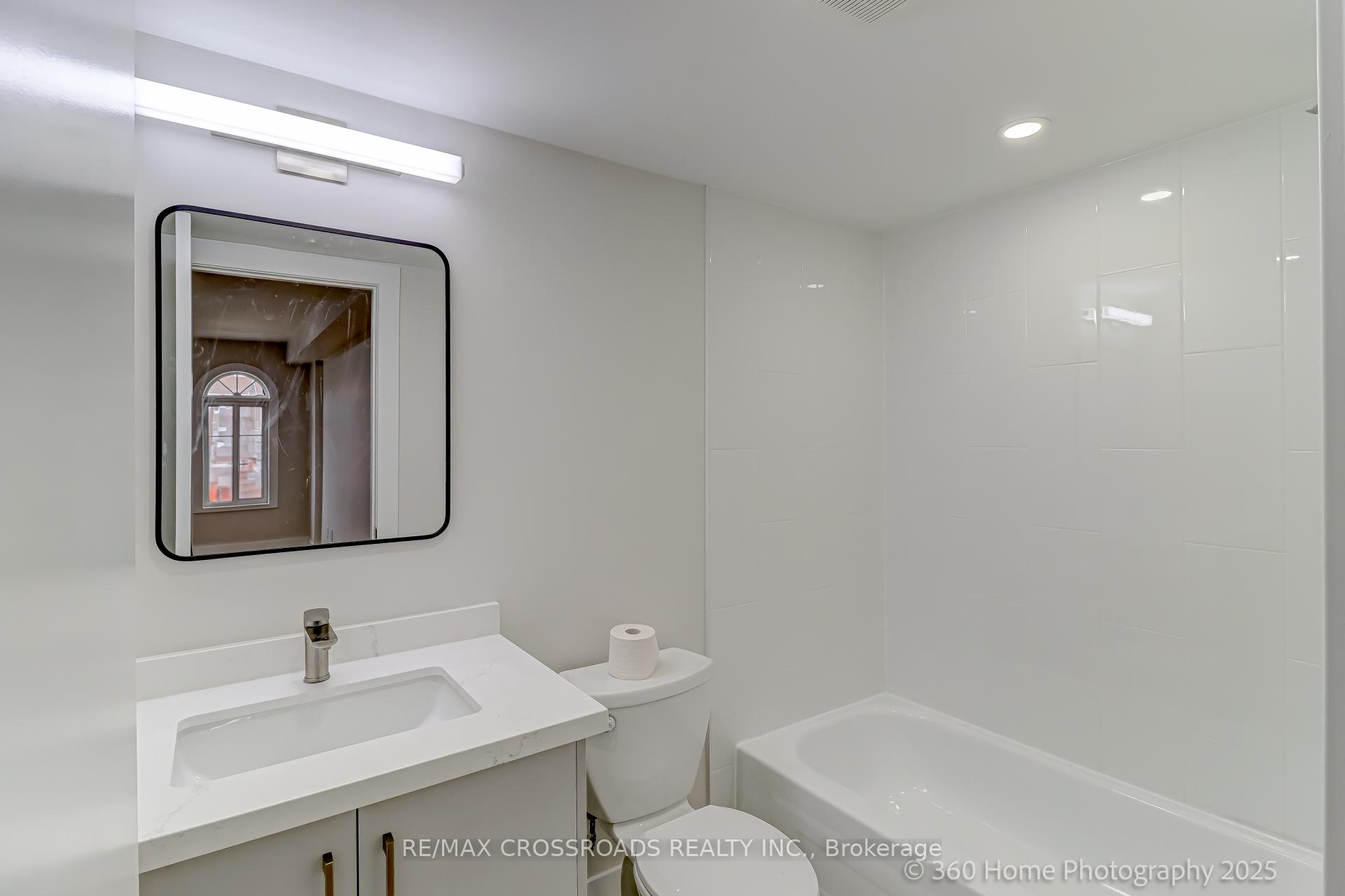 3 Bedrooms Condo at 70 Sidney Belsey,  Toronto For sale