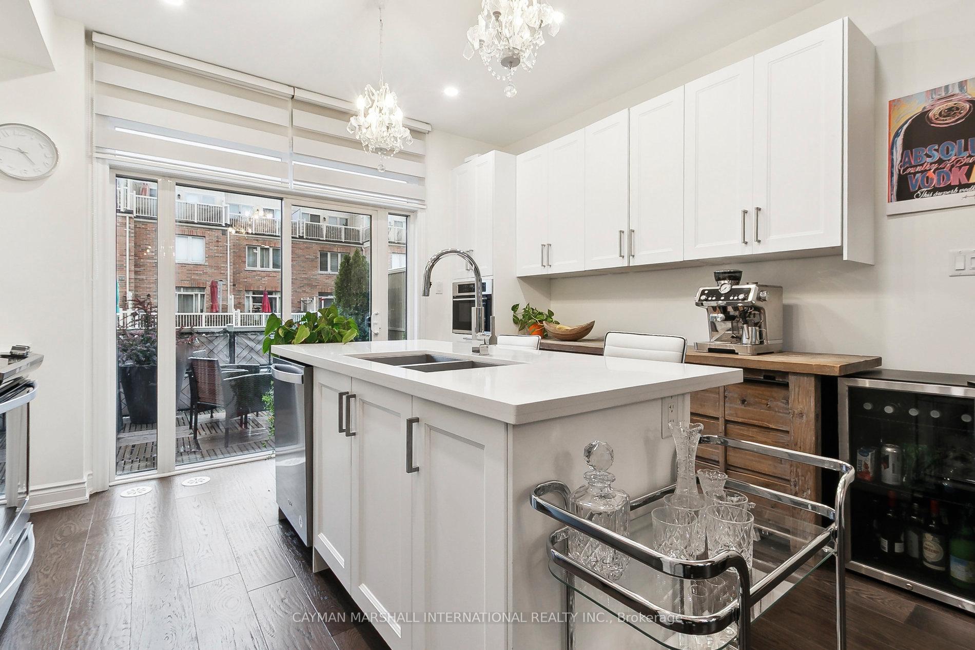 4 Bedrooms Condo at 185 Norseman, Toronto For sale