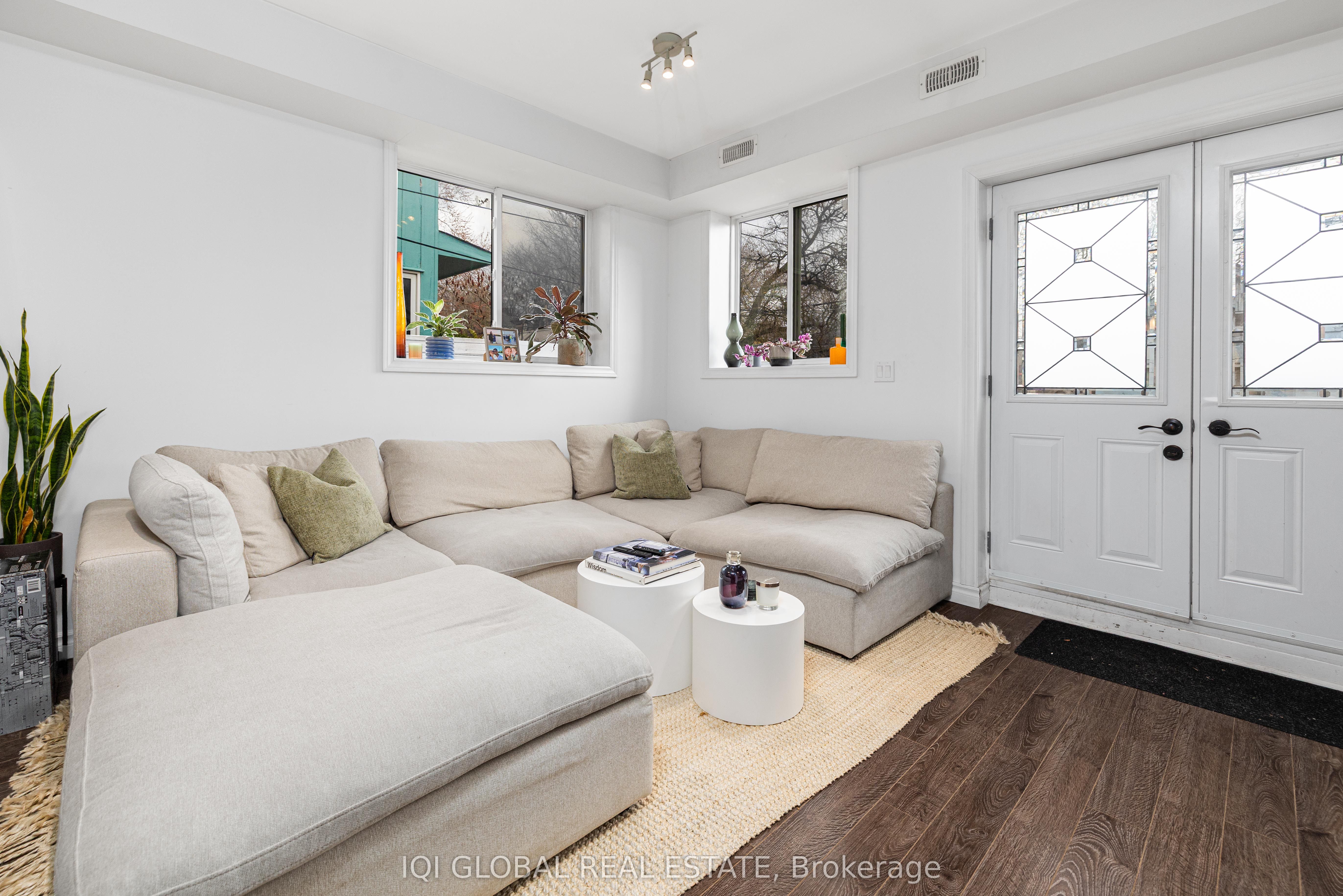 183 Grace Street, #Mainfl