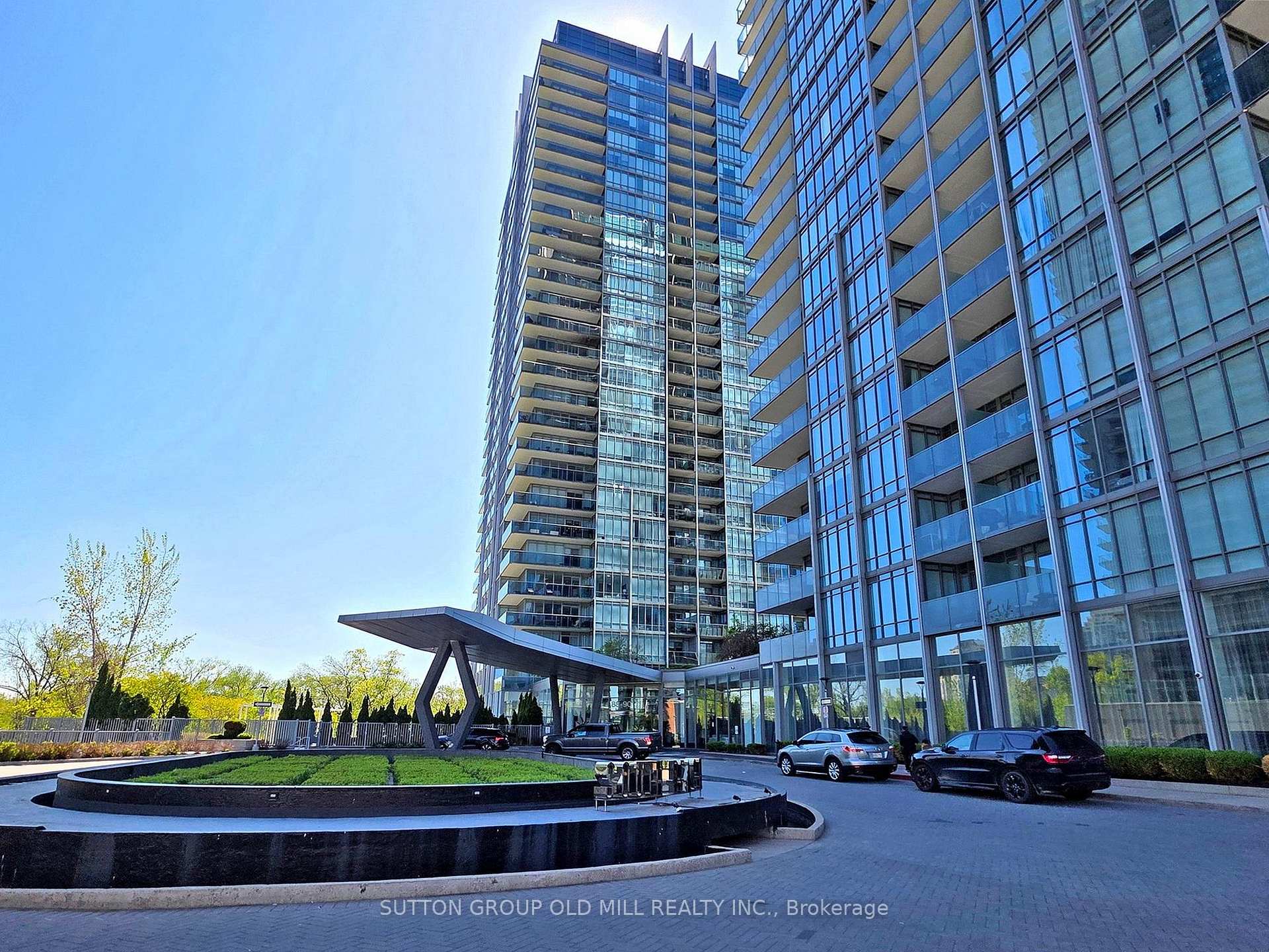 3 Bedrooms Condo at 90 Park Lawn, Toronto For sale