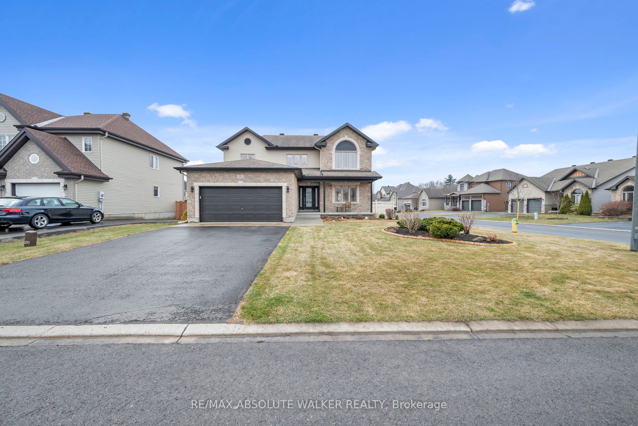201 Jasper Crescent, Clarence-Rockland, ON K4K 0A3