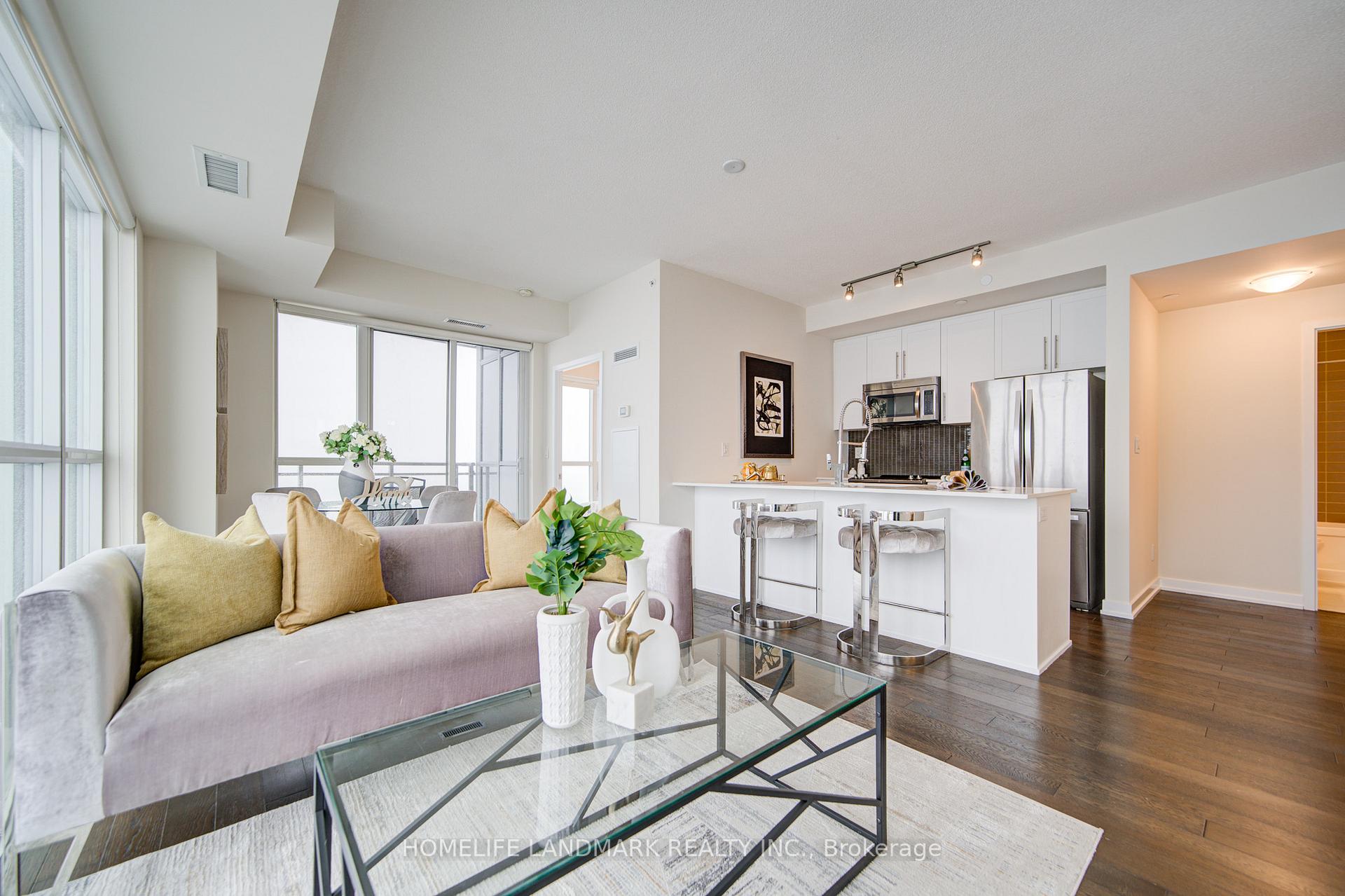 3 Bedrooms Condo at 4011 Brickstone, Mississauga For sale