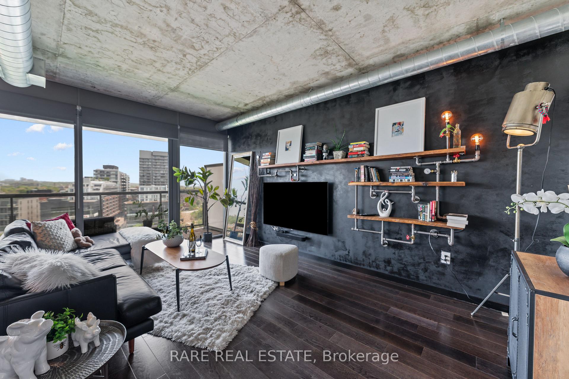 2 Bedrooms Condo at 32 Trolley, Toronto For sale