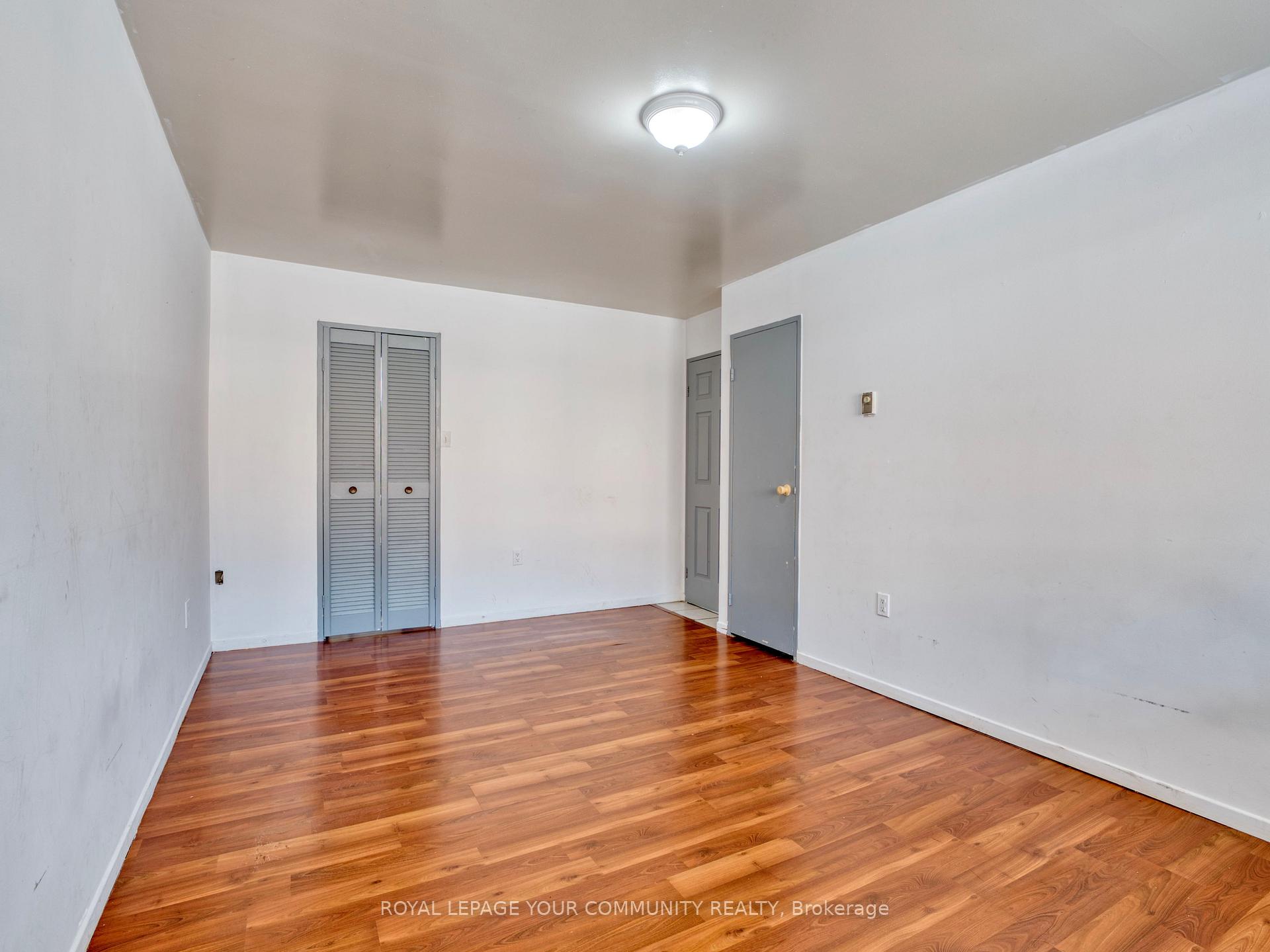 3 Bedrooms Condo at 100 Mornelle, Toronto For sale