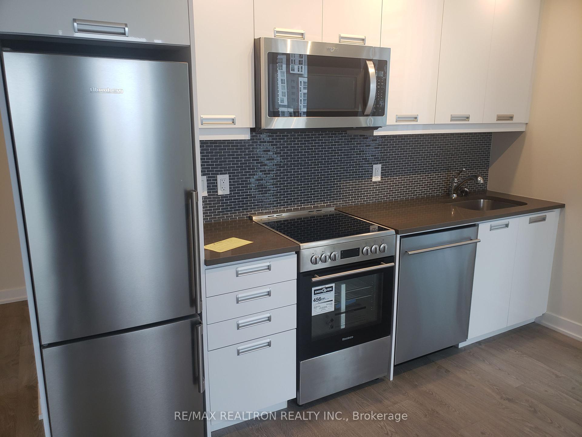 2 Bedrooms Condo at 99 John, Toronto For sale