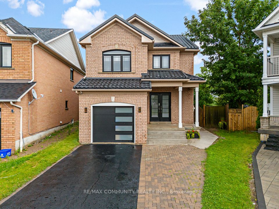 45 Palomino Place, Whitby, ON L1R 2V5