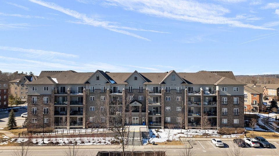 #107 - 45 Ferndale Drive, Barrie, ON L4N 5W7