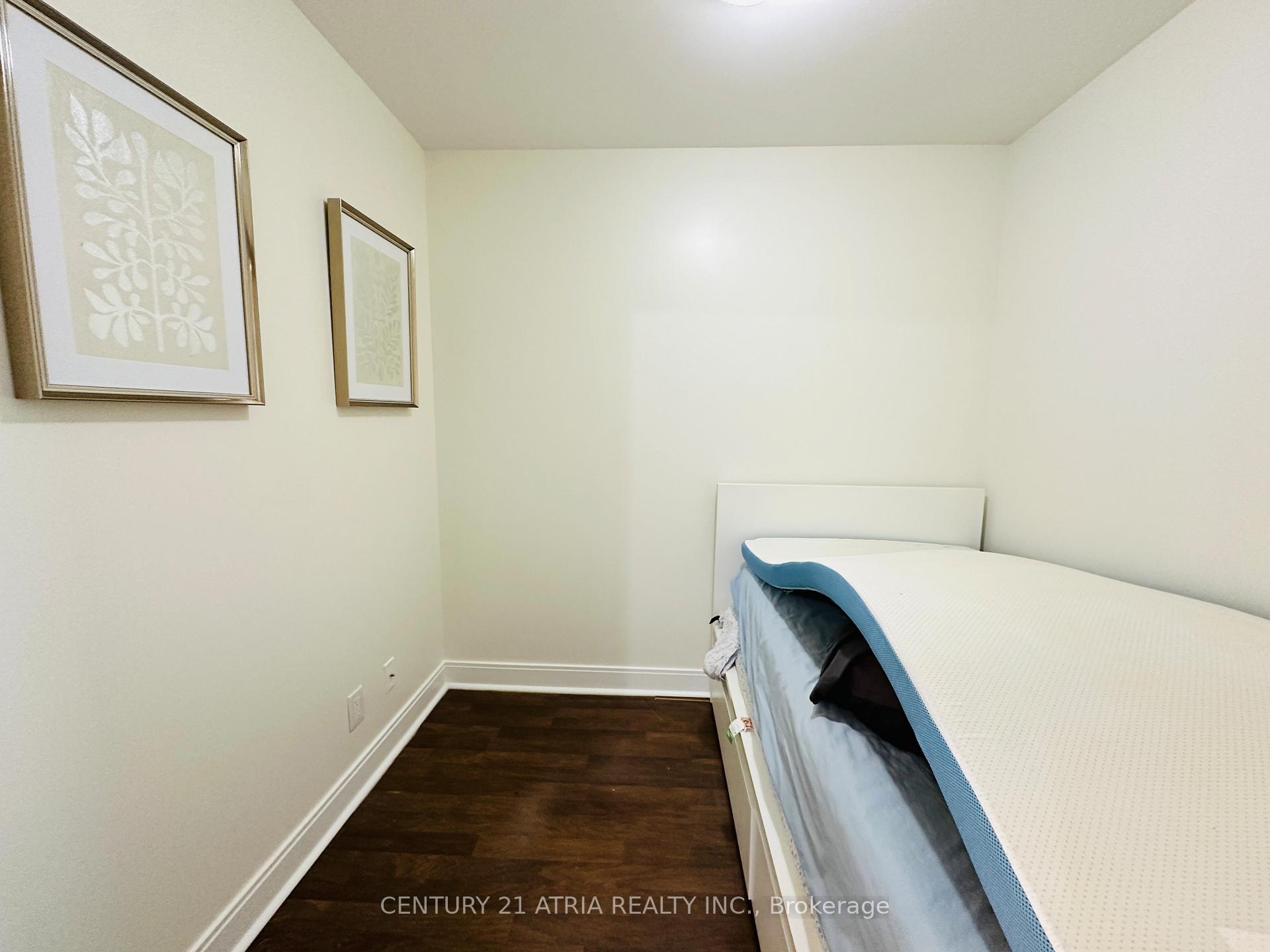 2 Bedrooms Condo at 50 Absolute, Mississauga For sale