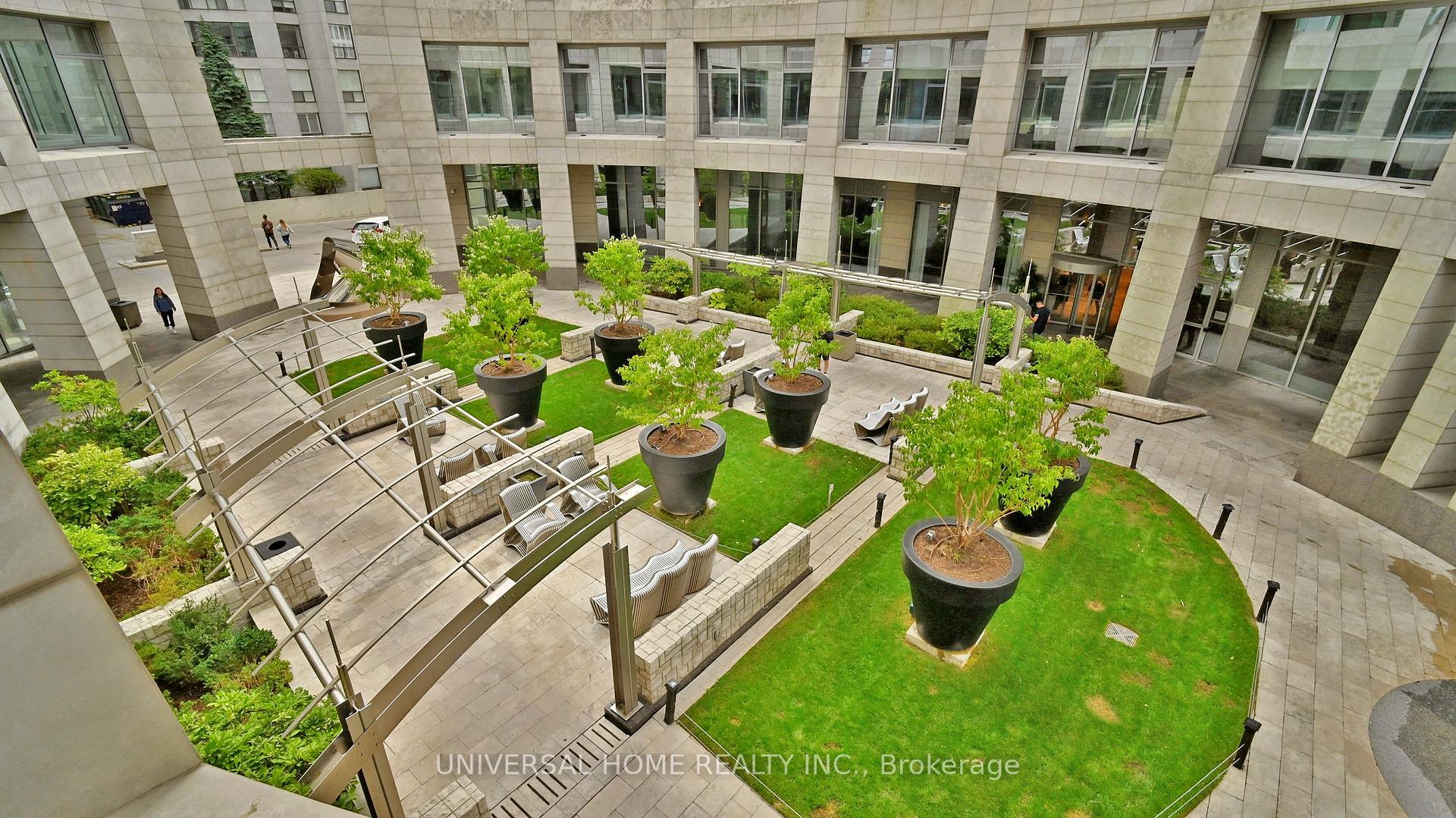 3 Bedrooms Condo at 2191 Yonge,  Toronto For sale