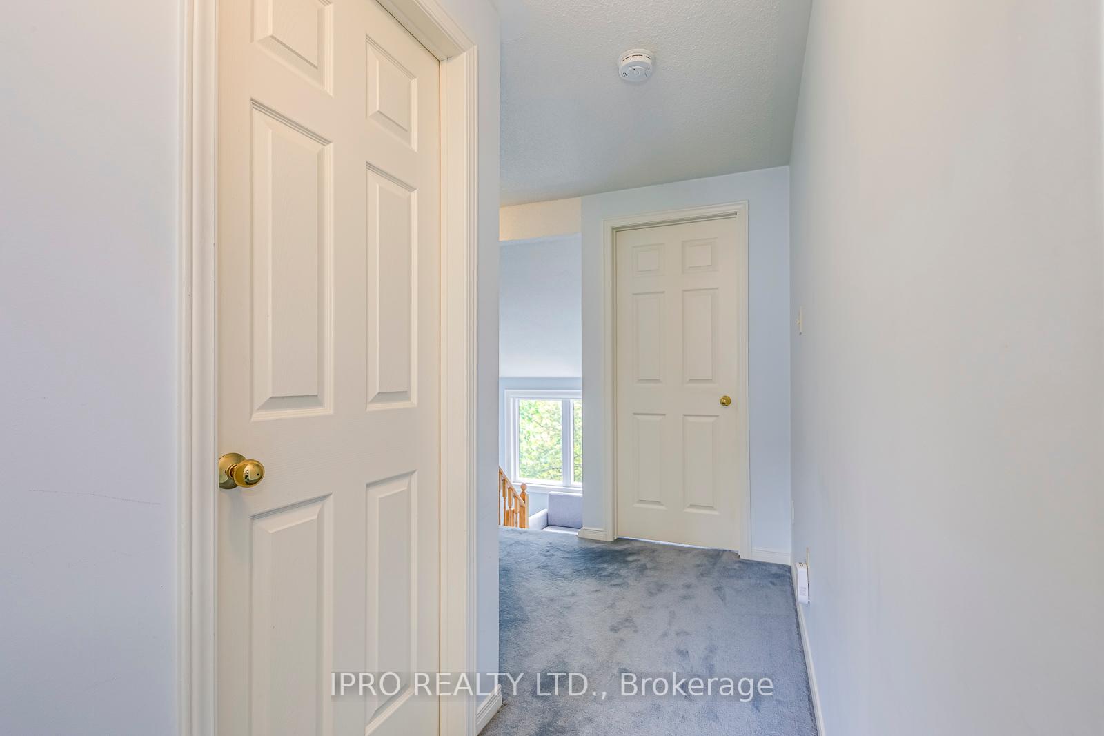 3 Bedrooms Condo at 2051 MERCHANTS, Oakville For sale