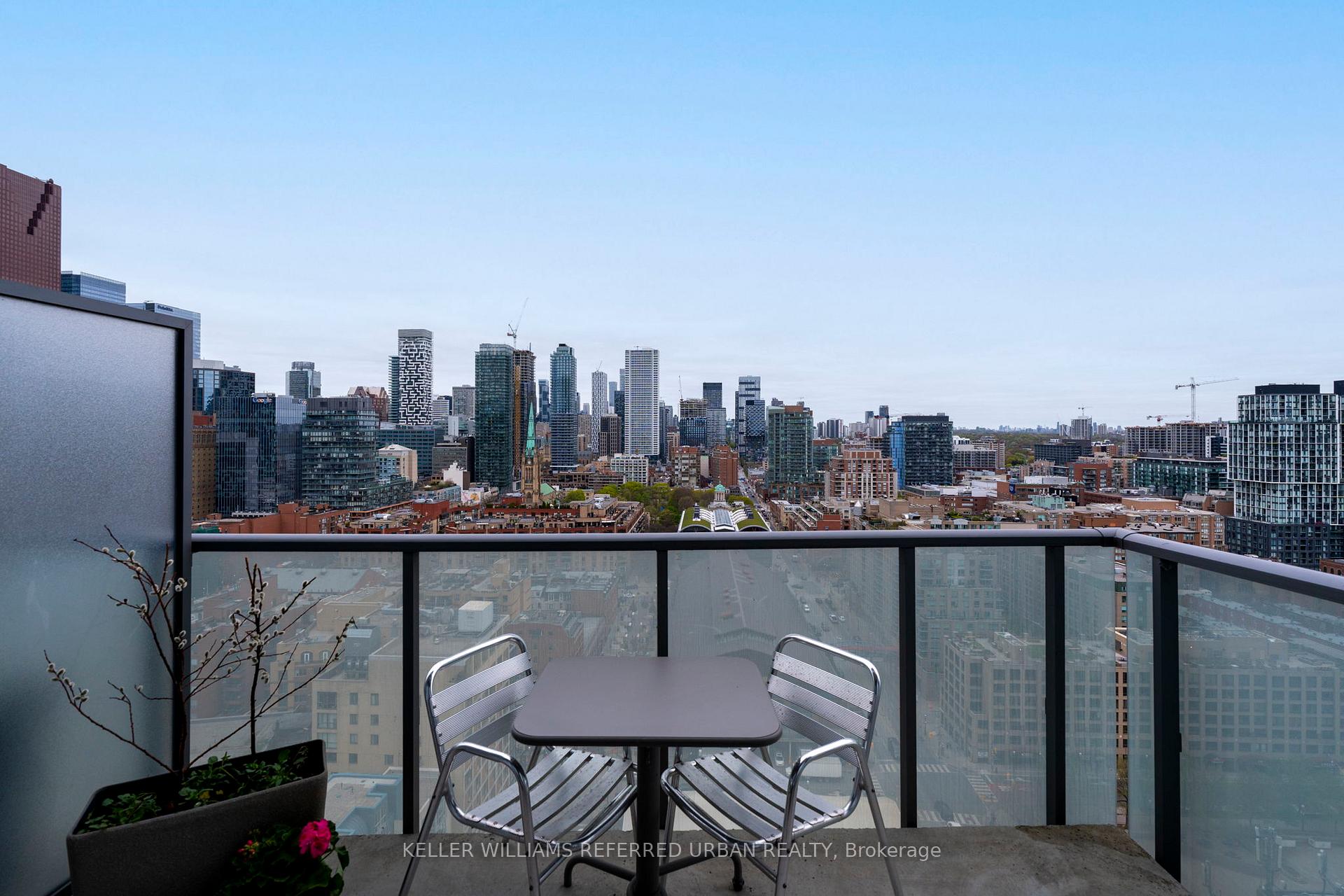 2 Bedrooms Condo at 1 Market, Toronto For sale