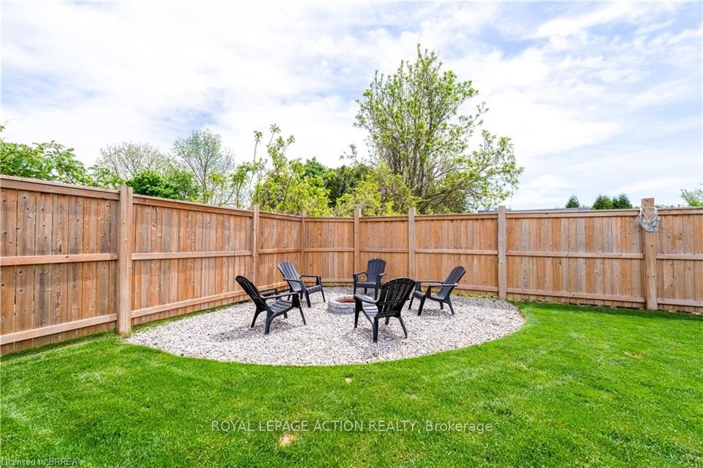 9 Curtis Avenue S