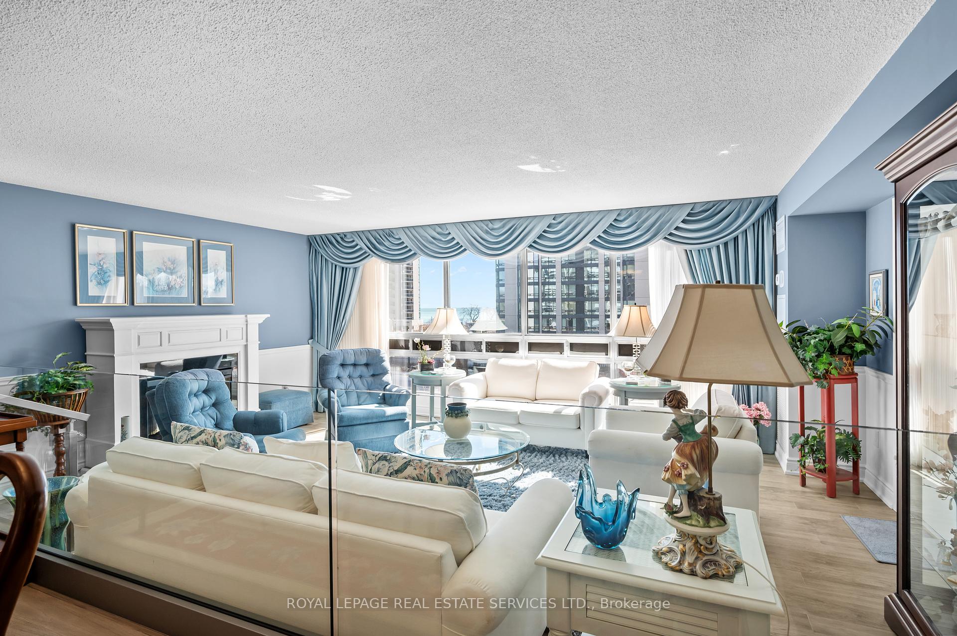 2 Bedrooms Condo at 2185 Marine,  Oakville For sale