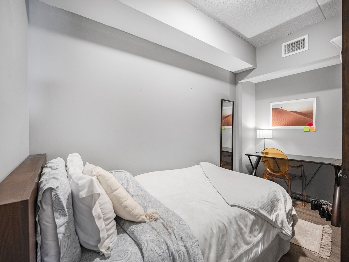 321 Spruce Street 709