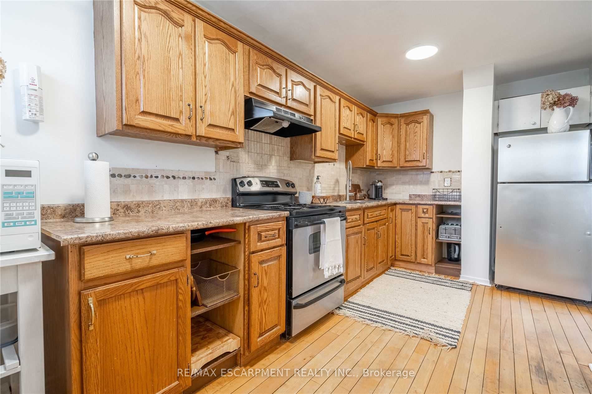 3 Bedrooms Condo at 500 Stone Church,  Hamilton For sale