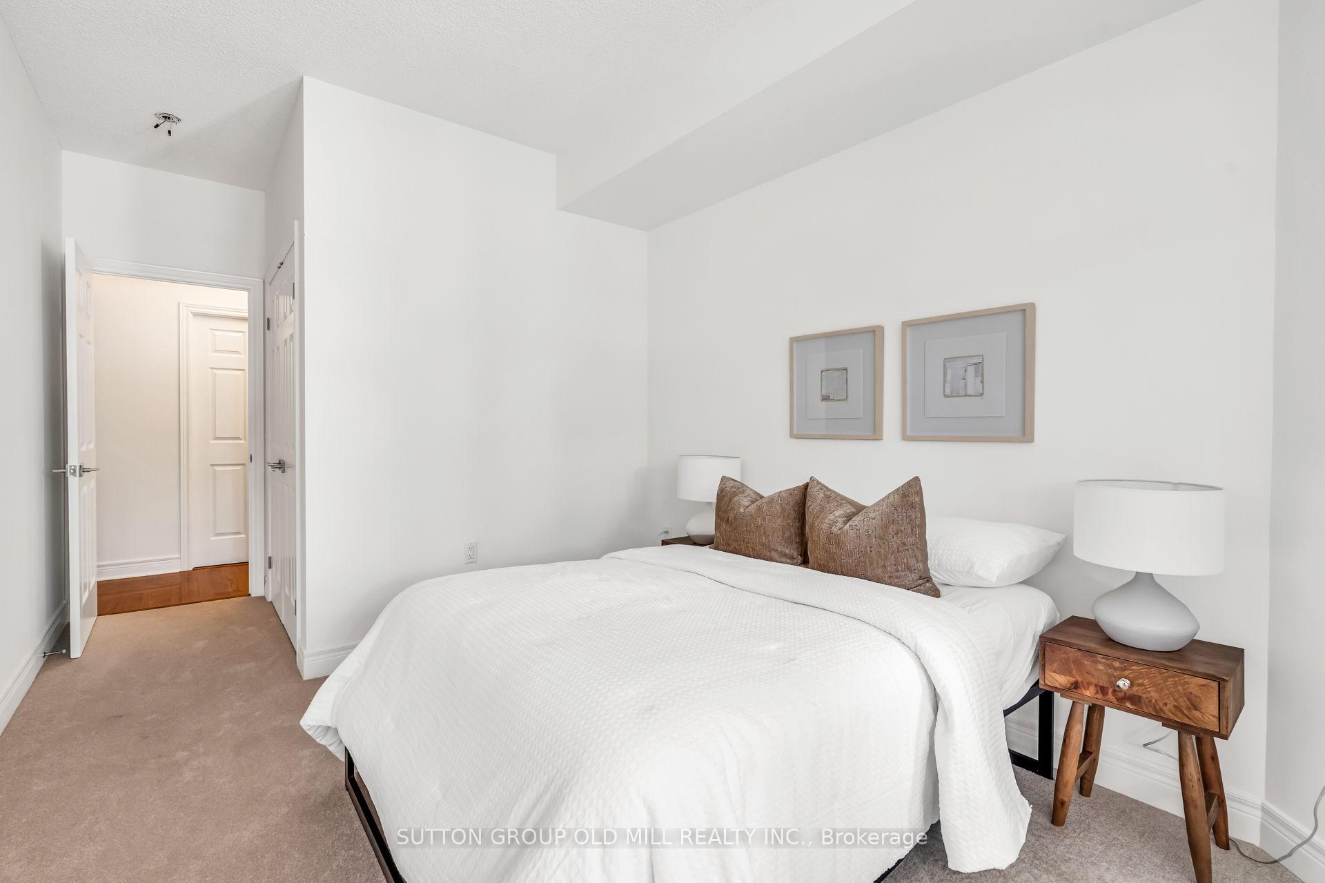3 Bedrooms Condo at 10 Old Mill, Toronto For sale