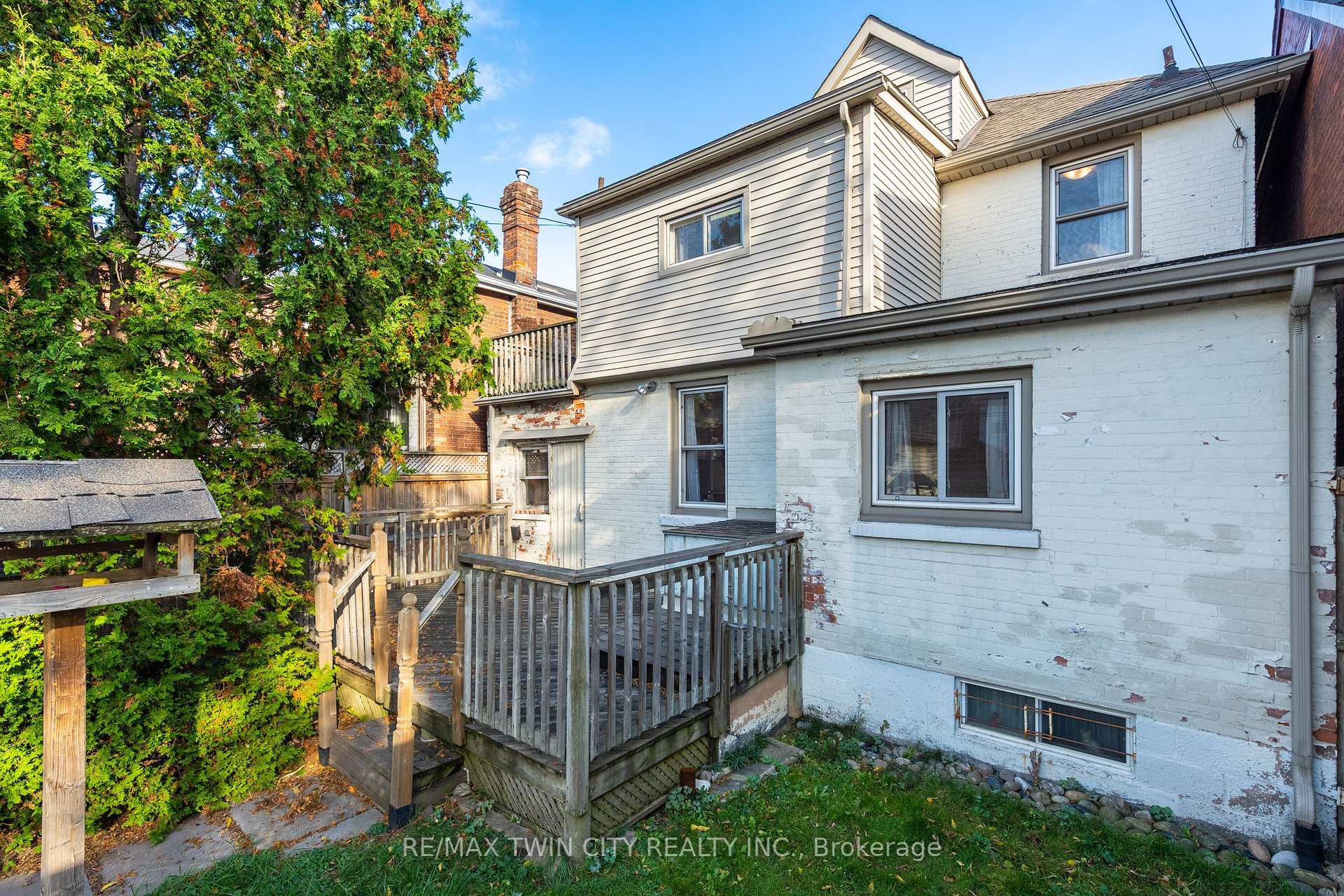 4 Bedrooms Other at 45 East Bend, Hamilton For sale