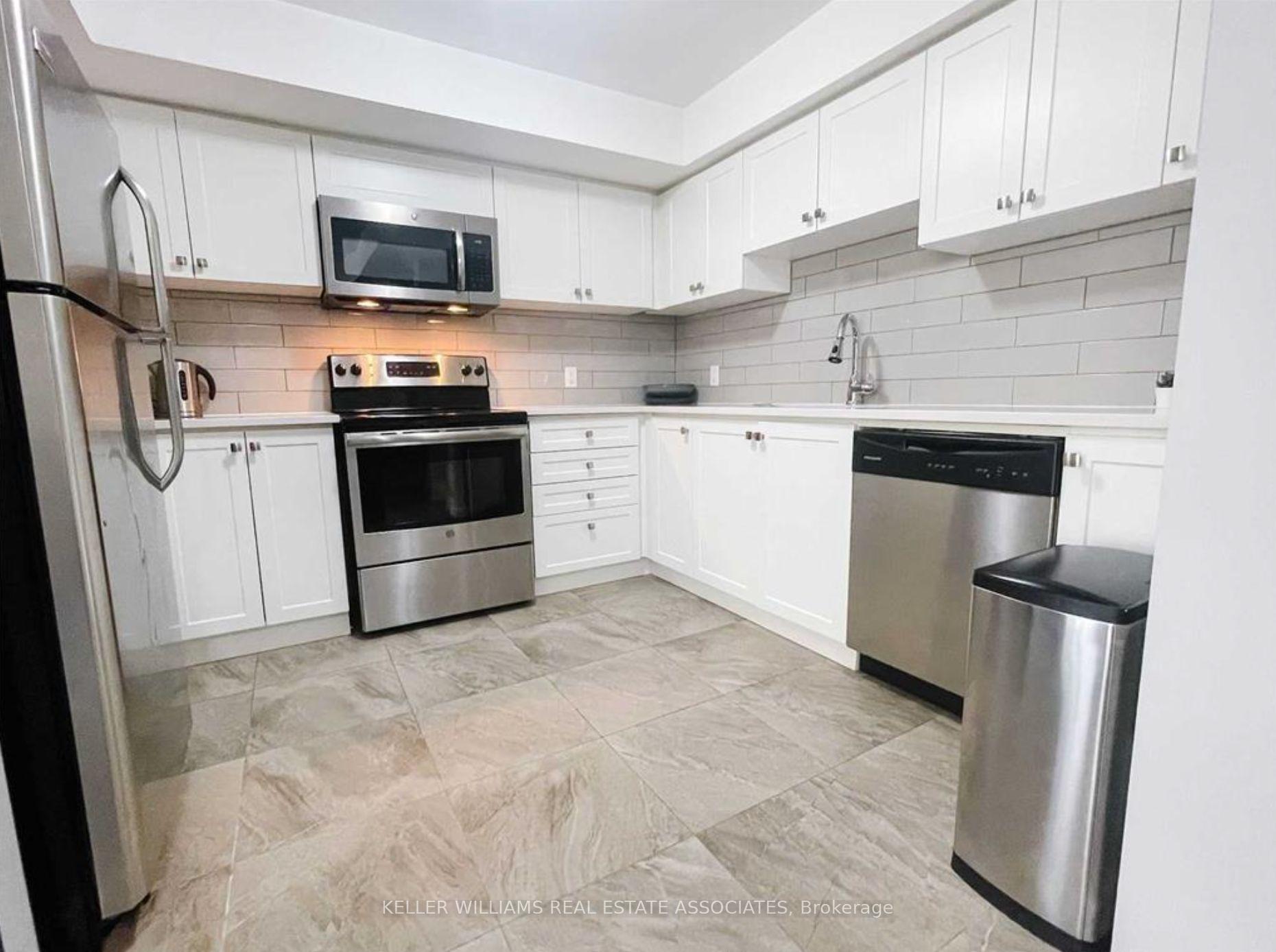 3 Bedrooms Condo at 2441 Greenwich, Oakville For sale