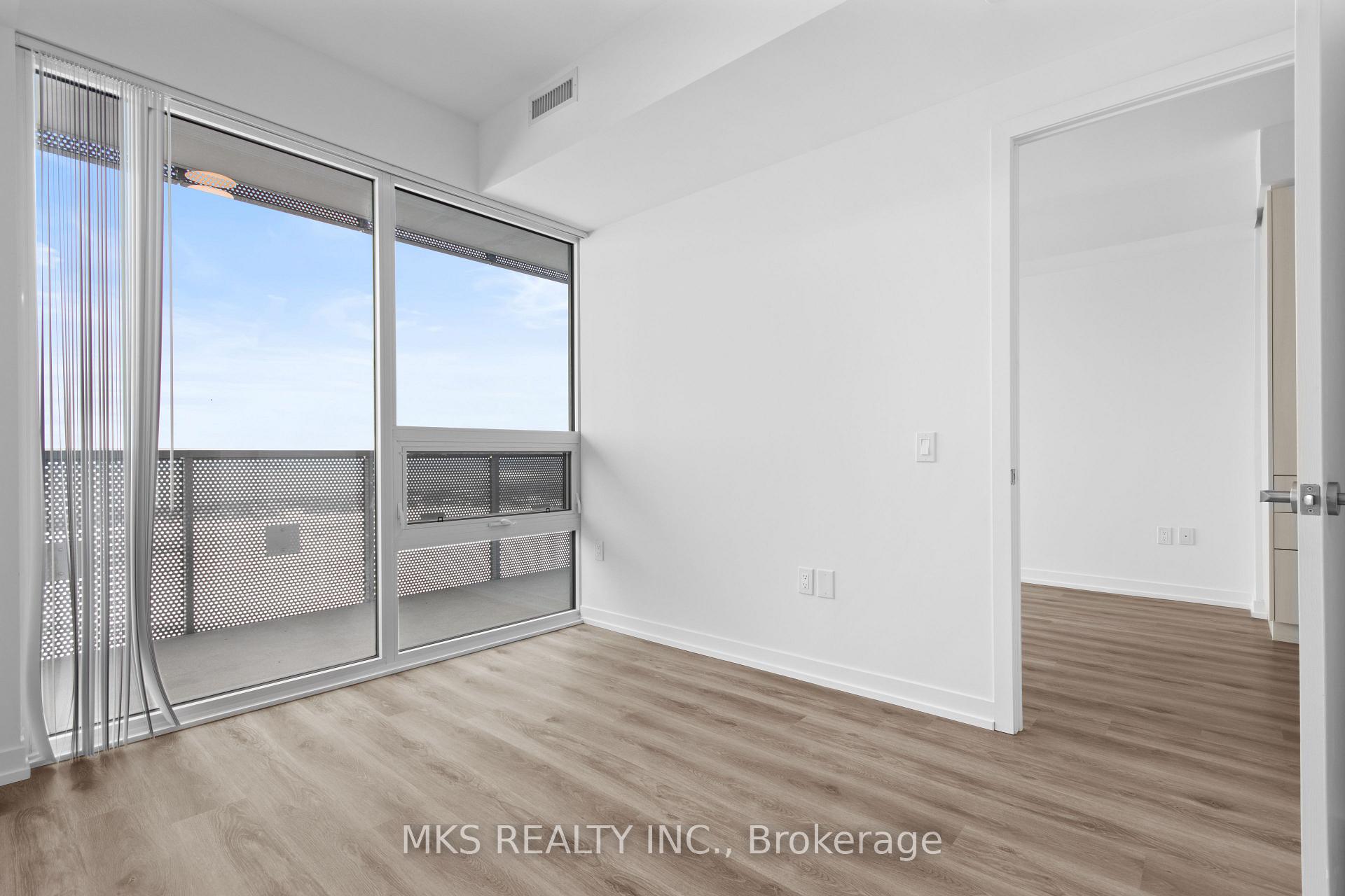 3 Bedrooms Condo at 138 Downes,  Toronto For sale