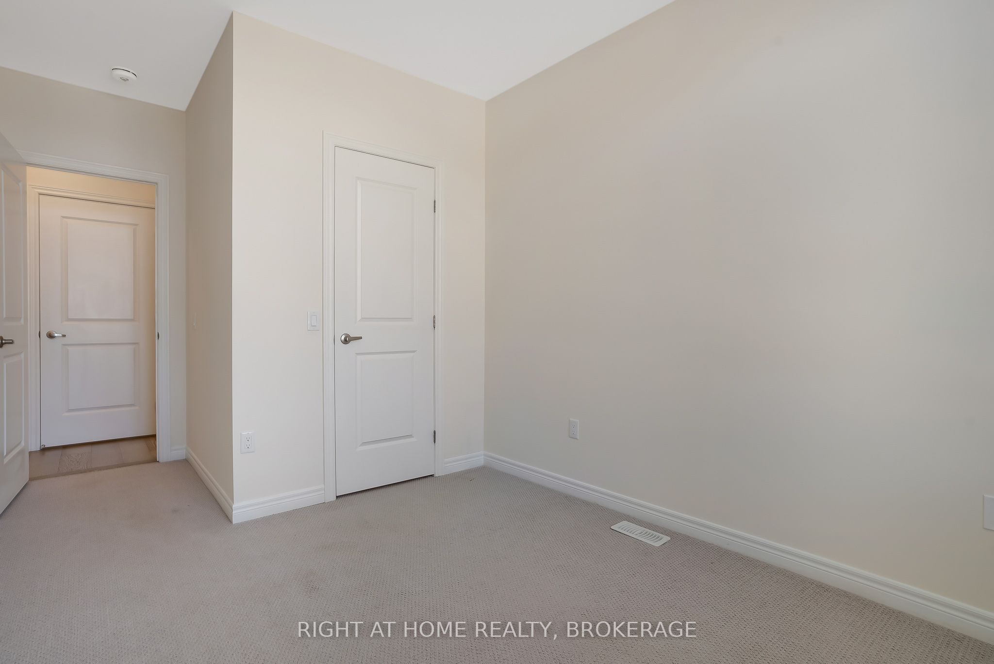 19 Robarts Drive