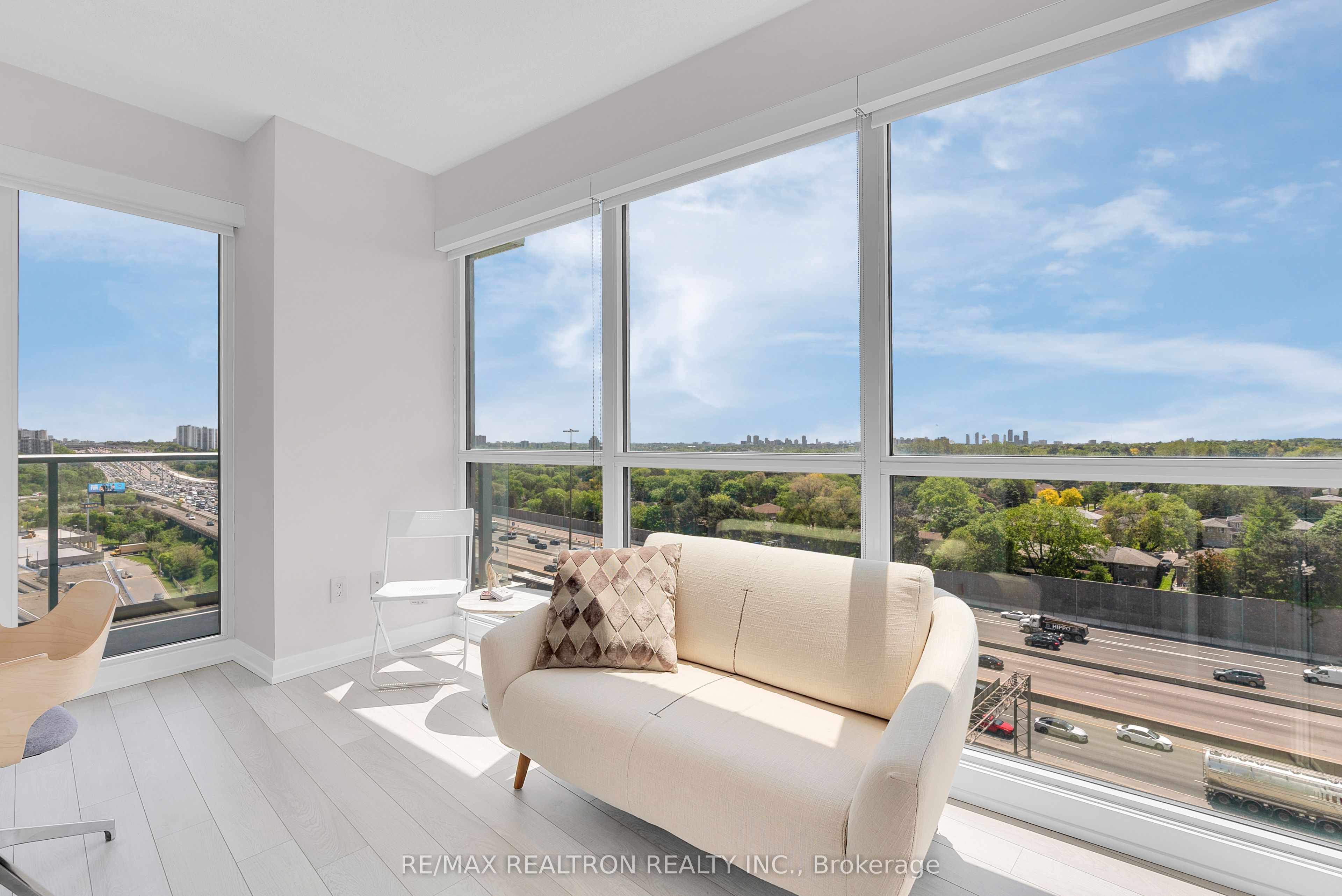 115 McMahon Drive, #1110