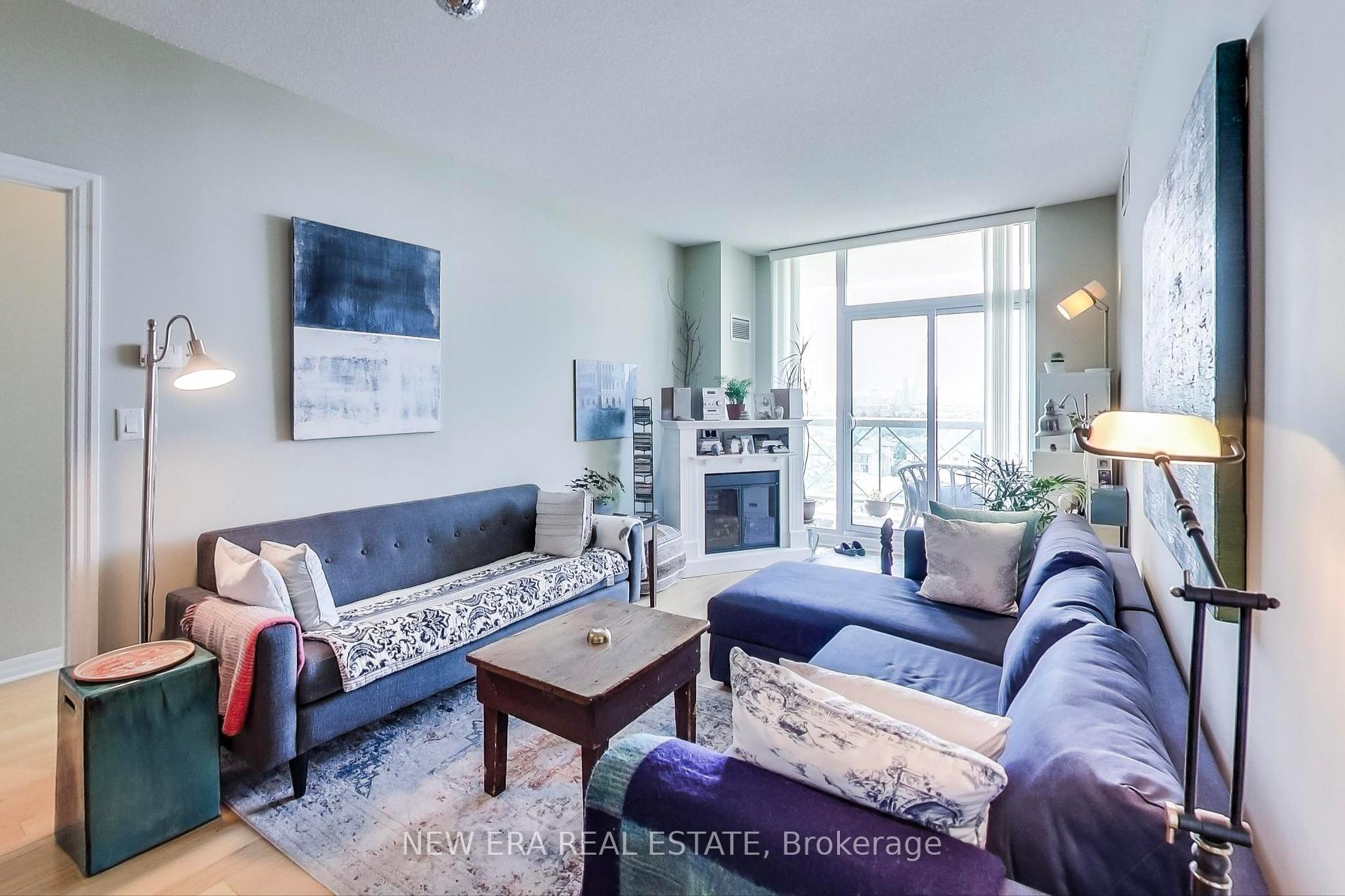 3 Bedrooms Condo at 1359 Rathburn, Mississauga For sale