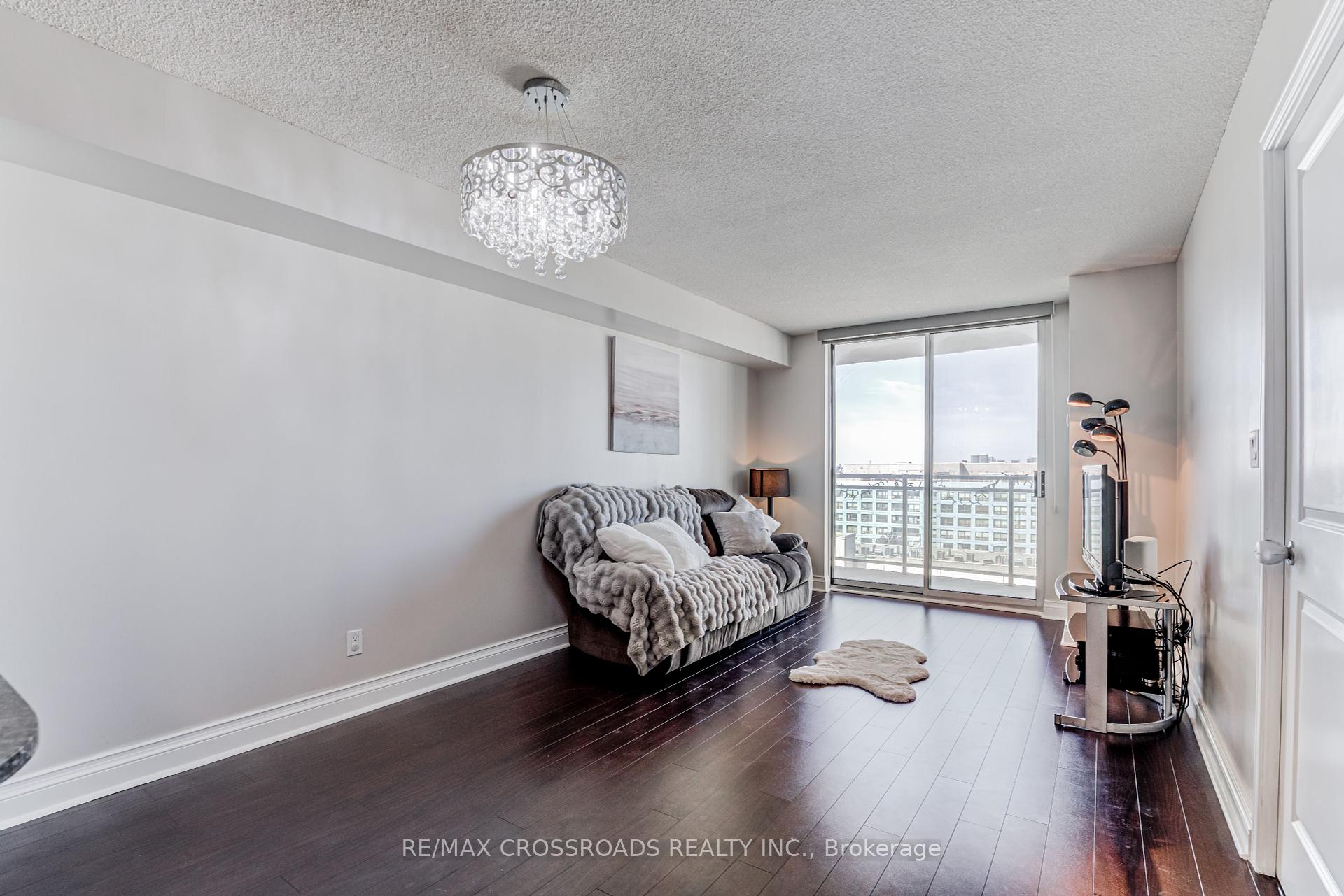2 Bedrooms Condo at 8 Rosebank, Toronto For sale