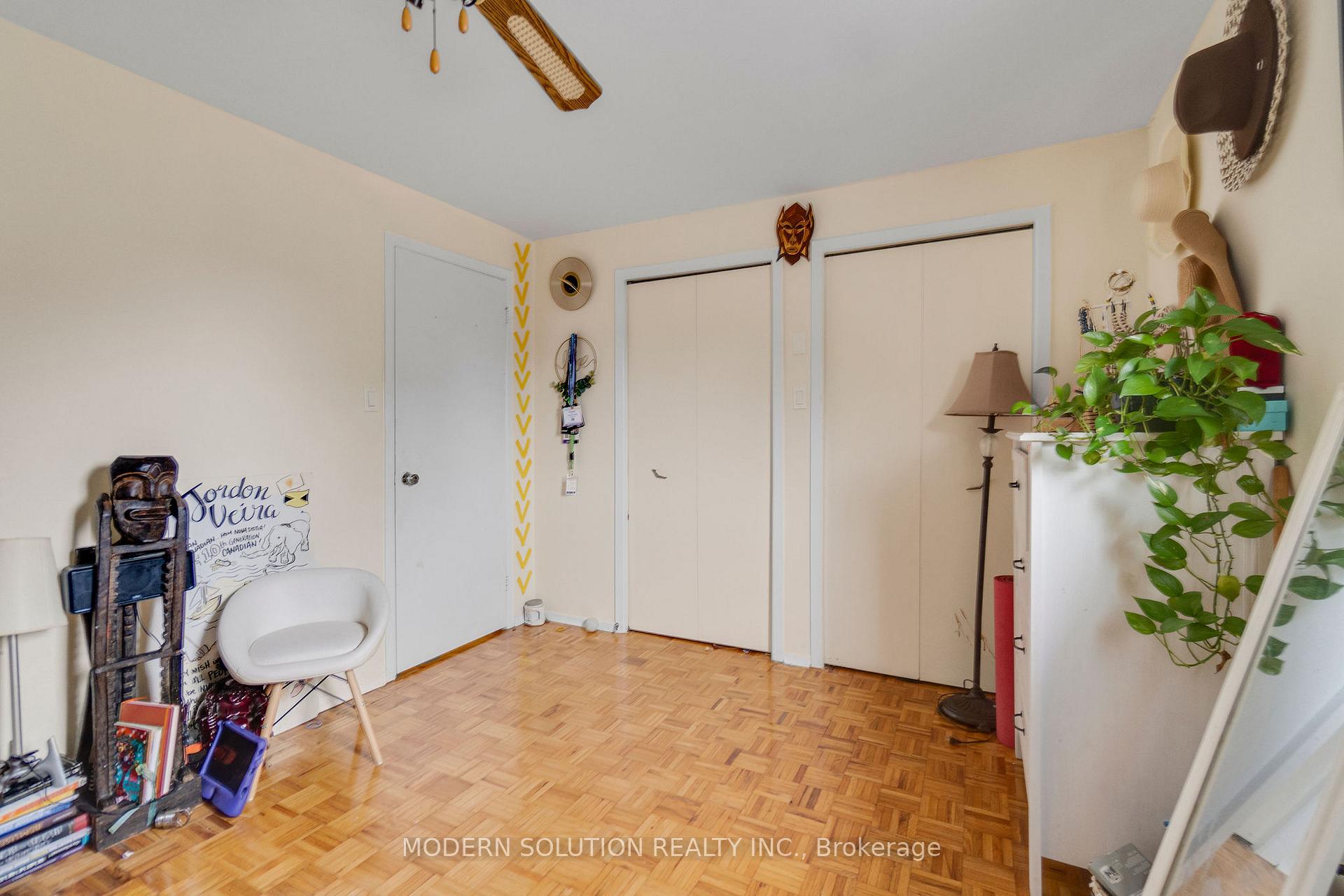 3 Bedrooms Condo at 341 Military, Toronto For sale