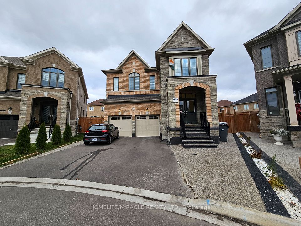 18 Bachelor Street, Brampton, ON L7A 5A9