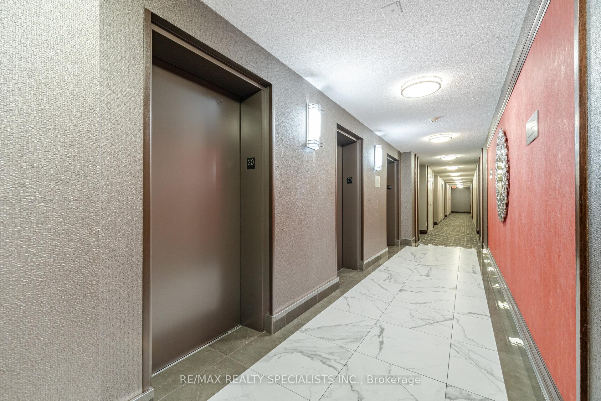 2 Bedrooms Condo at 335 Rathburn, Mississauga For sale