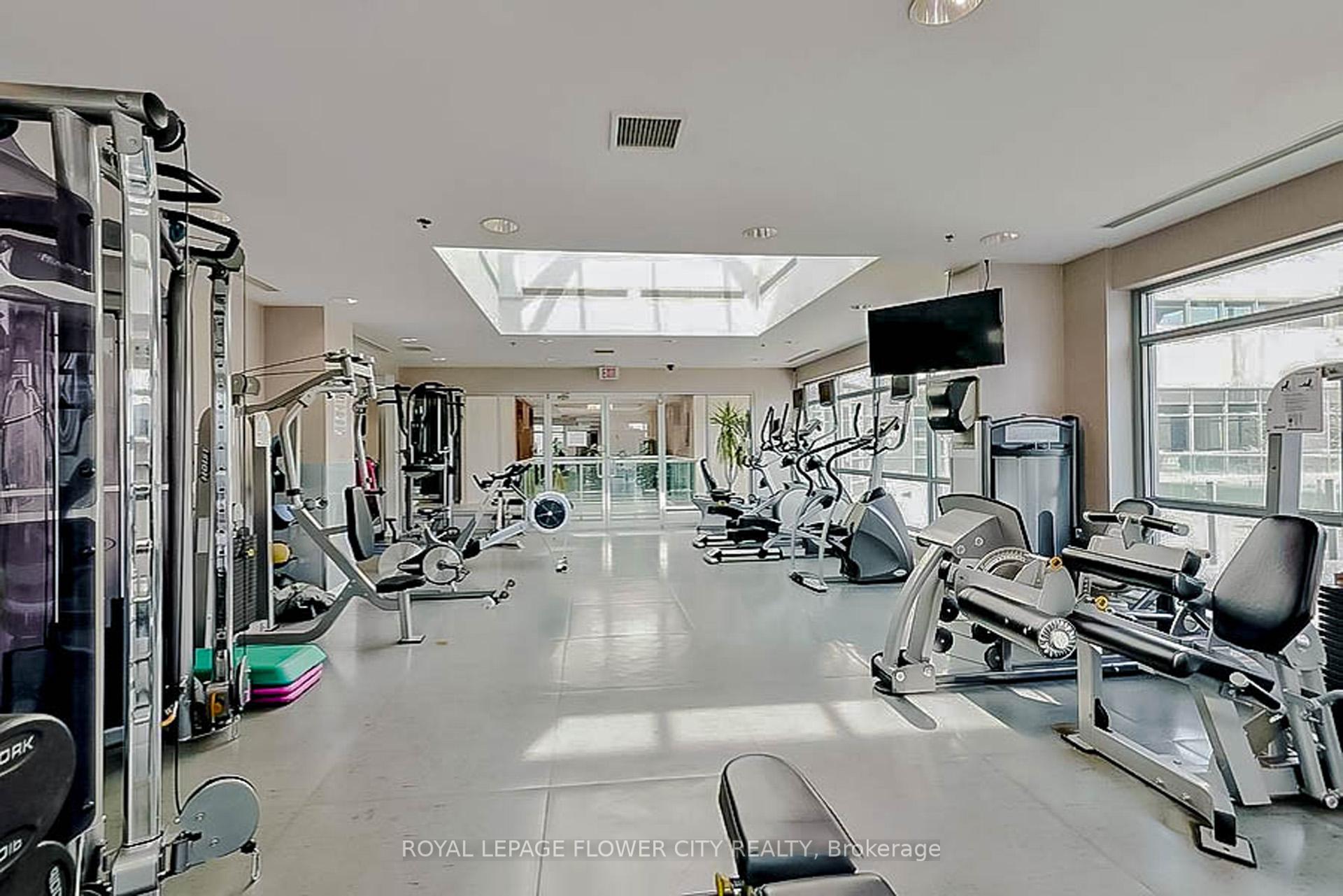 2 Bedrooms Condo at 1 Elm,  Mississauga For sale