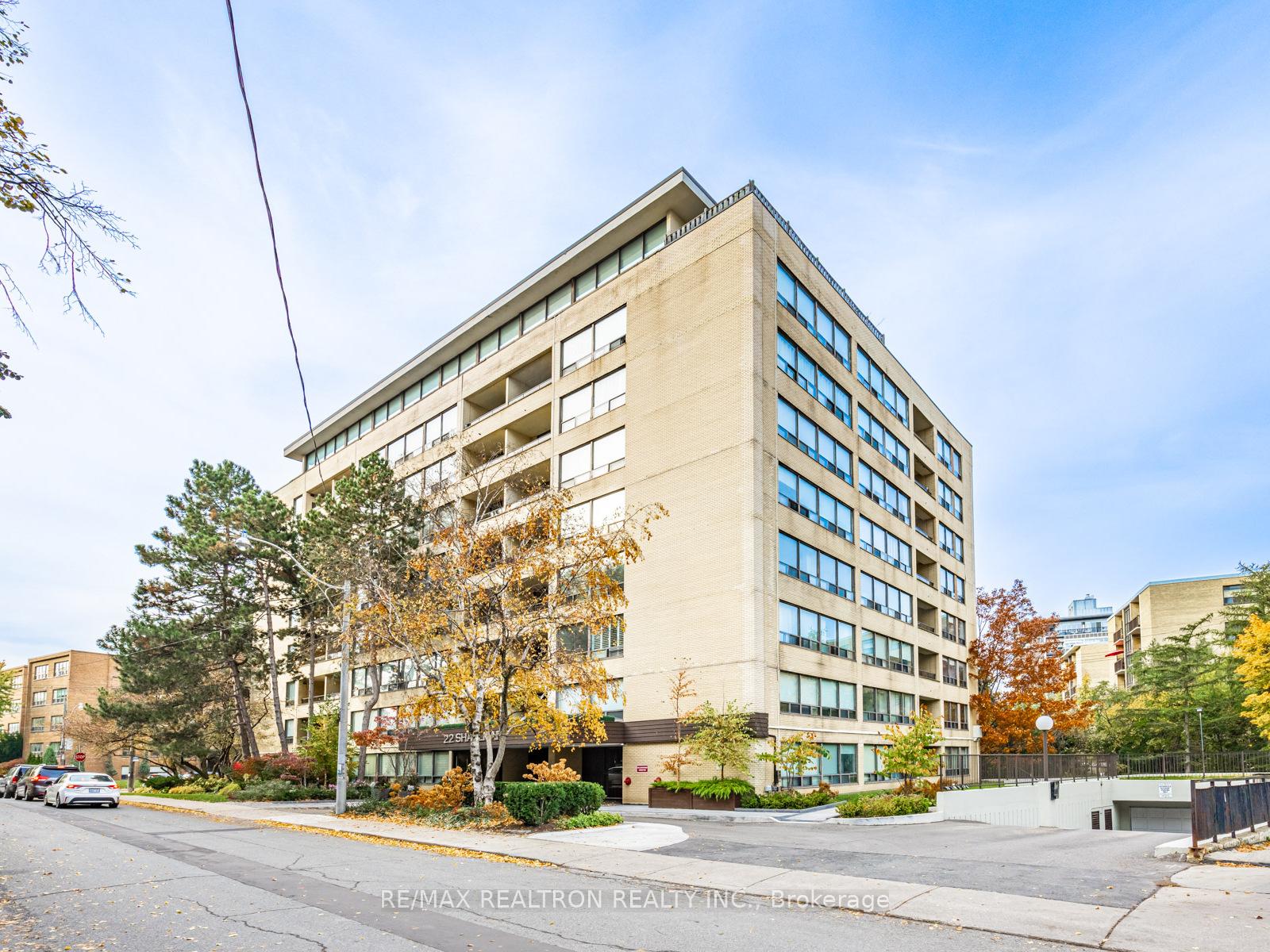 2 Bedrooms Condo at 22 Shallmar, Toronto For sale